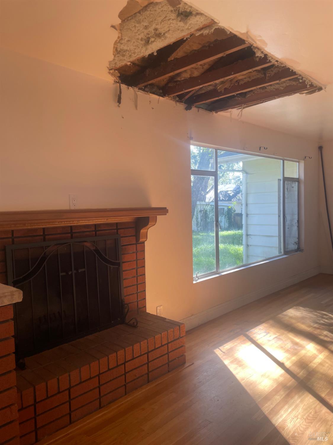 Detail Gallery Image 6 of 17 For 1395 Velma Ave, Santa Rosa,  CA 95403 - 2 Beds | 1 Baths