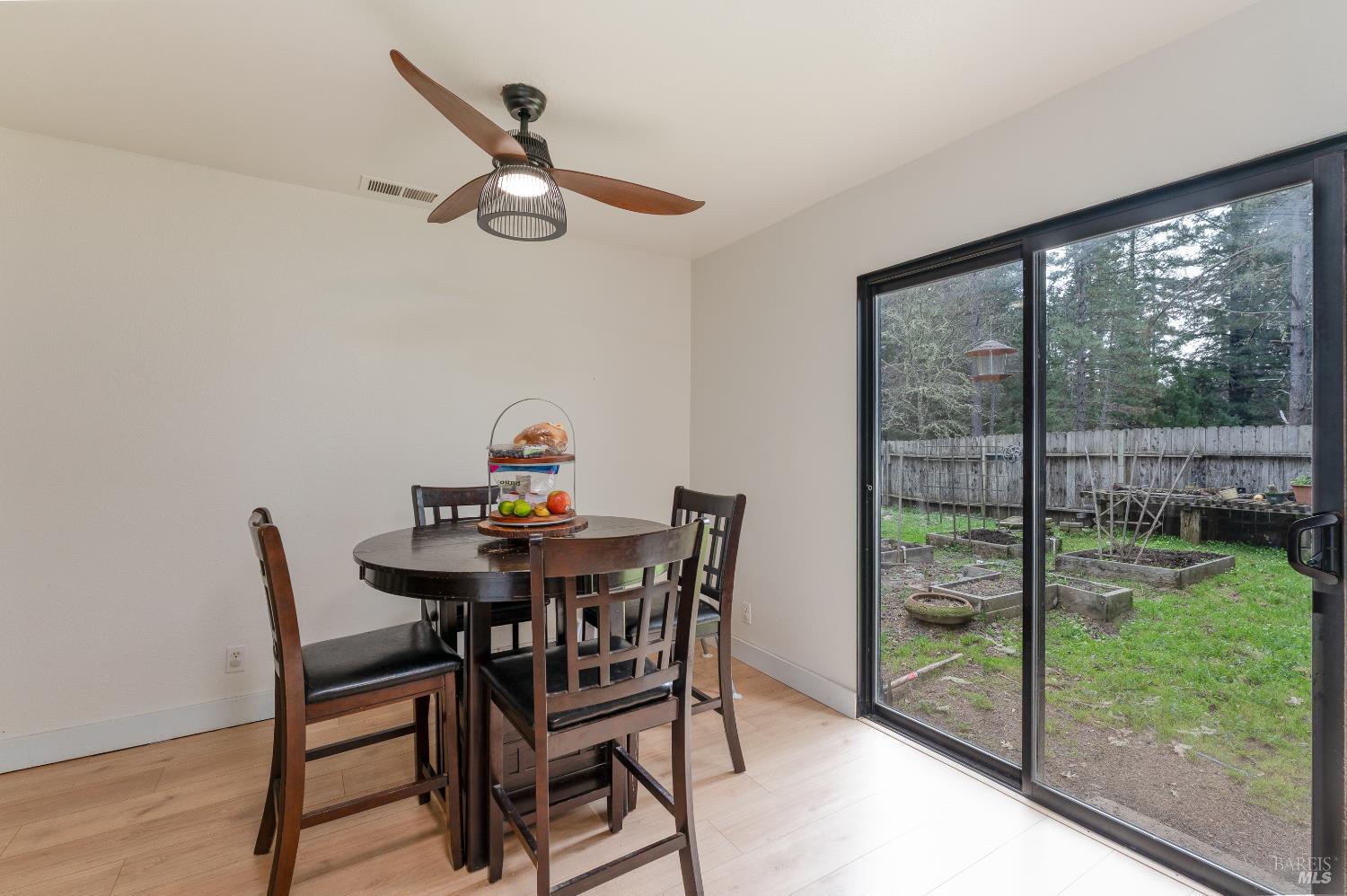 Detail Gallery Image 13 of 34 For 27431 Poppy Dr, Willits,  CA 95490 - 3 Beds | 2 Baths