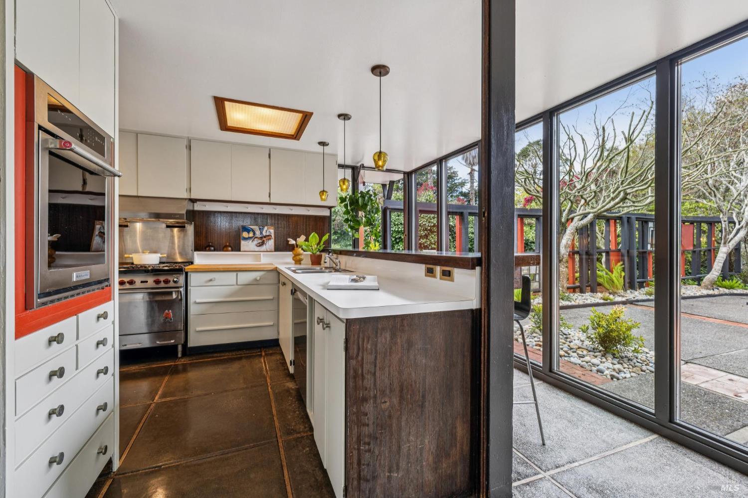 Detail Gallery Image 4 of 58 For 18 Laverne Ave, Mill Valley,  CA 94941 - 4 Beds | 3 Baths