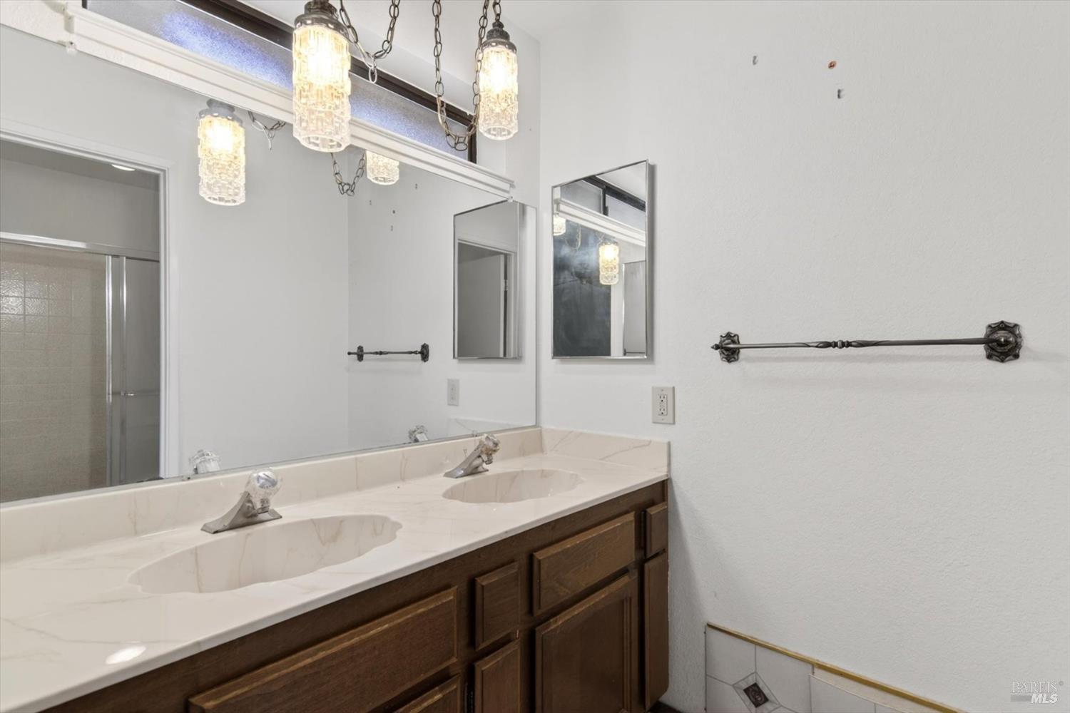 Detail Gallery Image 20 of 29 For 879 Oxford Way, Benicia,  CA 94510 - 4 Beds | 2 Baths