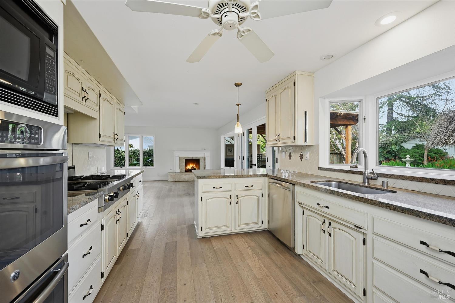 Detail Gallery Image 15 of 53 For 4078 Tokay Dr, Napa,  CA 94558 - 4 Beds | 2/1 Baths