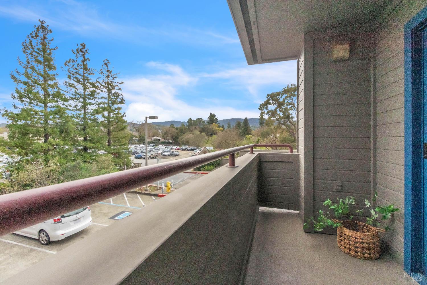 Detail Gallery Image 5 of 27 For 202 Mariner Way, Novato,  CA 94945 - 1 Beds | 1 Baths