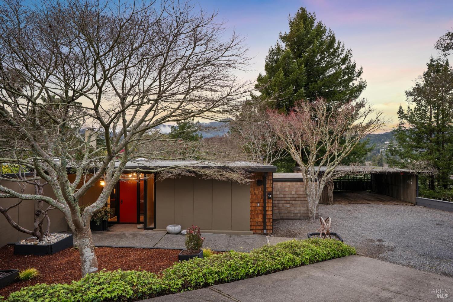 Detail Gallery Image 10 of 58 For 18 Laverne Ave, Mill Valley,  CA 94941 - 4 Beds | 3 Baths