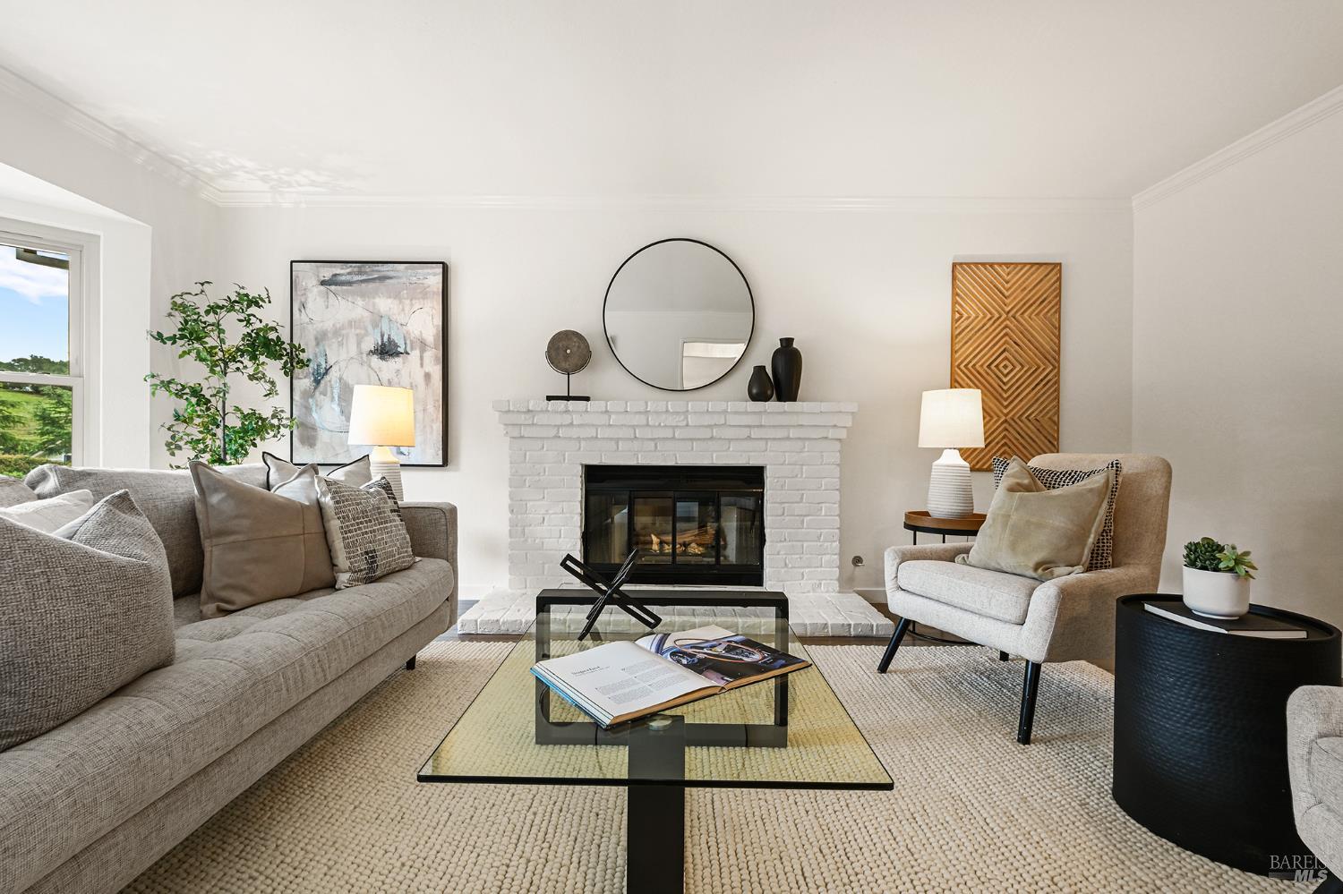 Detail Gallery Image 7 of 70 For 51 San Domingo Way, Novato,  CA 94945 - 4 Beds | 2/1 Baths