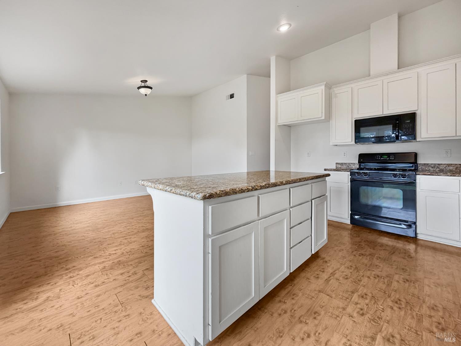 Detail Gallery Image 14 of 35 For 227 Hocker Ln, Fort Bragg,  CA 95437 - 2 Beds | 2 Baths