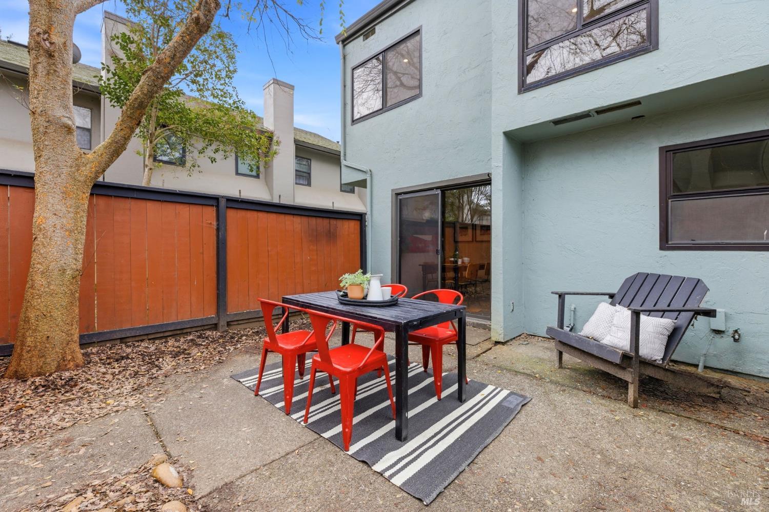 Detail Gallery Image 23 of 30 For 3552 Shelter Creek Dr, Napa,  CA 94558 - 3 Beds | 1/1 Baths