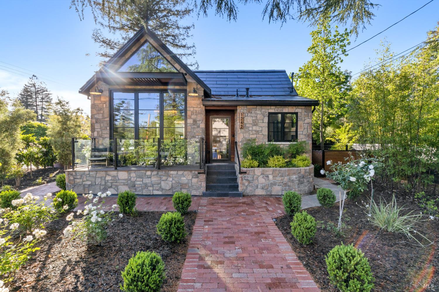 Detail Gallery Image 31 of 32 For 1242 Madrona Ave, Saint Helena,  CA 94574 - 3 Beds | 2/1 Baths