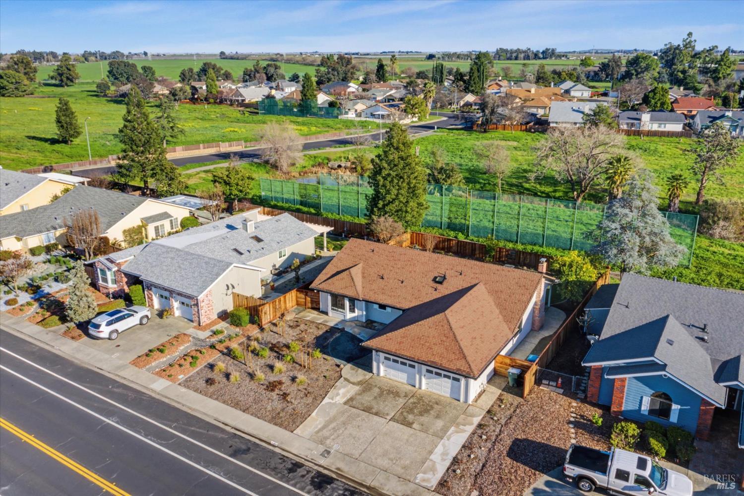 Detail Gallery Image 42 of 47 For 580 Yellowstone Dr, Vacaville,  CA 95687 - 3 Beds | 2/1 Baths