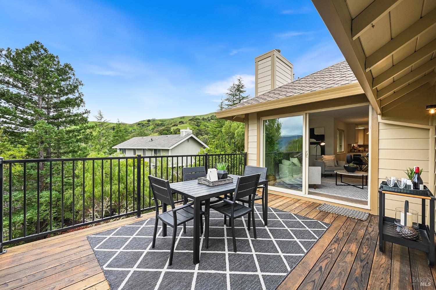 Detail Gallery Image 20 of 70 For 51 San Domingo Way, Novato,  CA 94945 - 4 Beds | 2/1 Baths