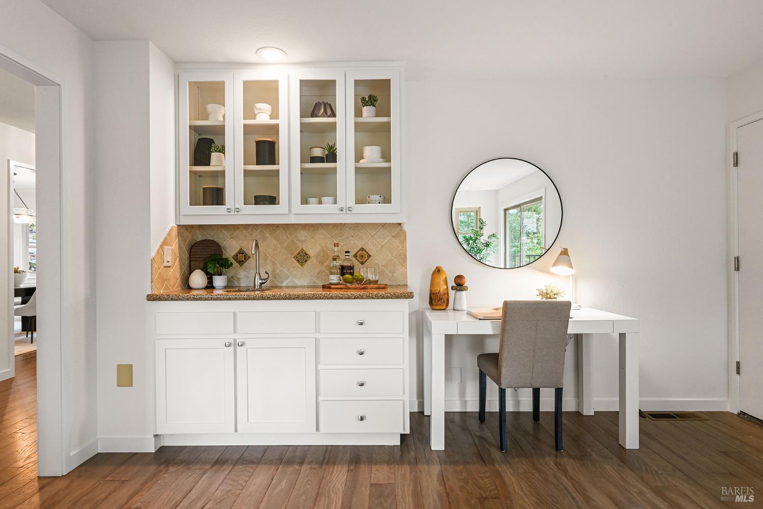 Detail Gallery Image 14 of 70 For 51 San Domingo Way, Novato,  CA 94945 - 4 Beds | 2/1 Baths