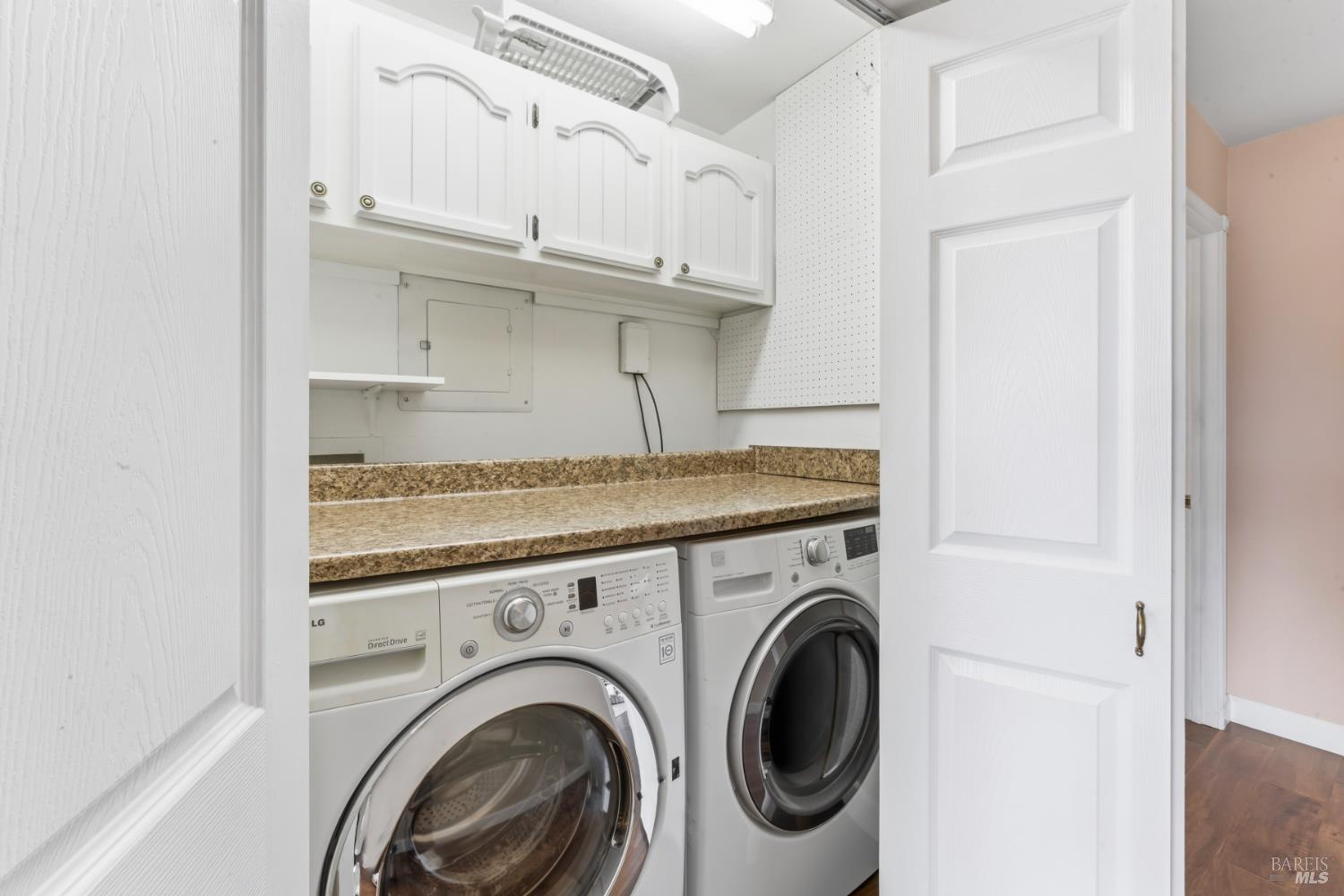 Detail Gallery Image 14 of 29 For 1491 Karen Dr, Benicia,  CA 94510 - 5 Beds | 3 Baths