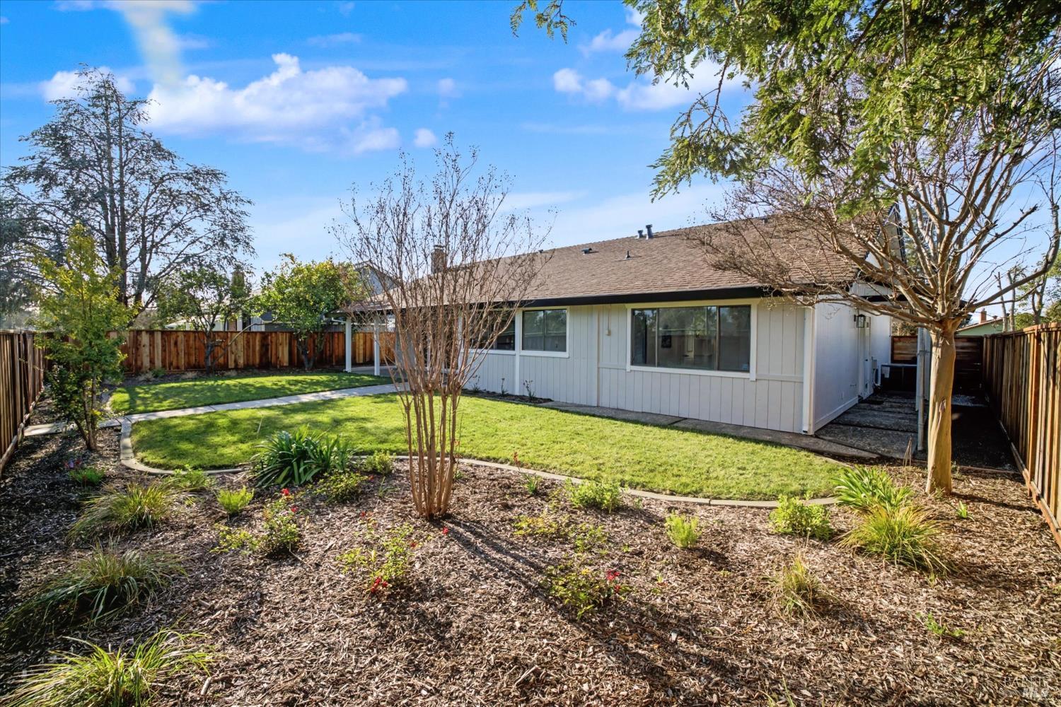 Detail Gallery Image 35 of 47 For 580 Yellowstone Dr, Vacaville,  CA 95687 - 3 Beds | 2/1 Baths