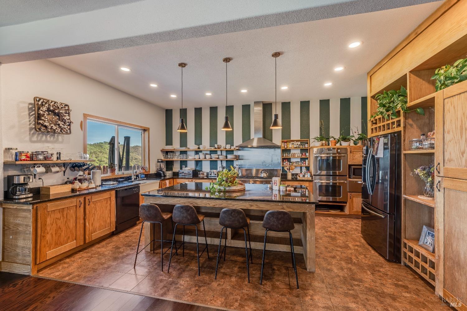 Detail Gallery Image 10 of 75 For 1106 Bel Arbres Dr, Redwood Valley,  CA 95470 - 4 Beds | 4/1 Baths