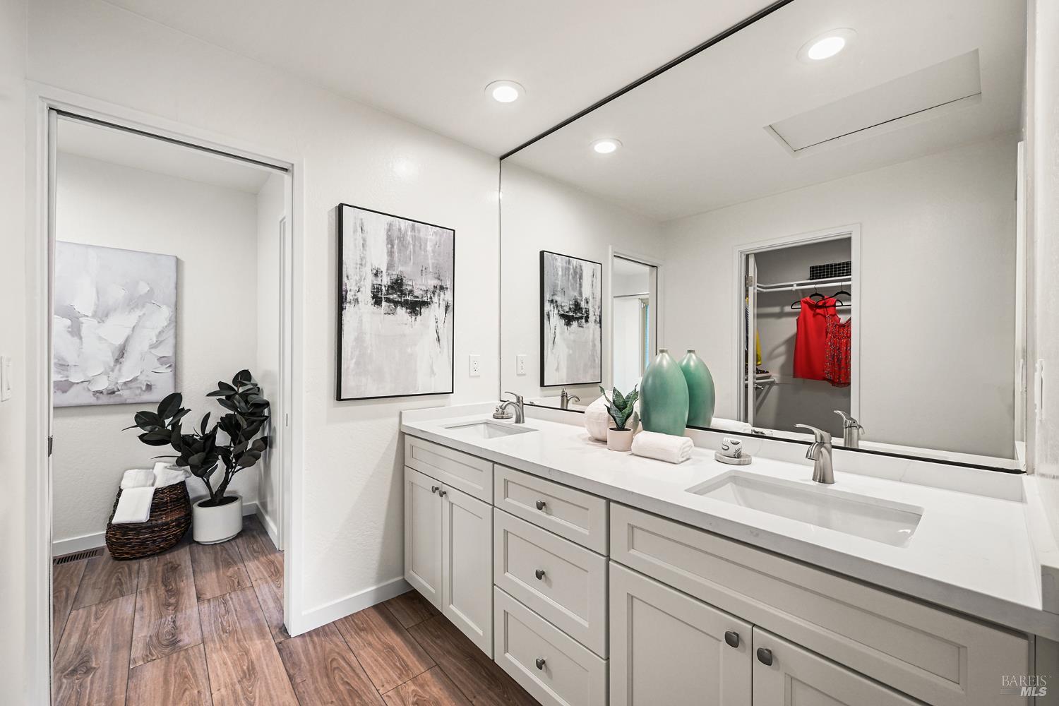 Detail Gallery Image 31 of 70 For 51 San Domingo Way, Novato,  CA 94945 - 4 Beds | 2/1 Baths