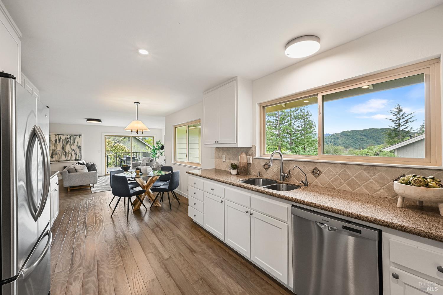 Detail Gallery Image 24 of 70 For 51 San Domingo Way, Novato,  CA 94945 - 4 Beds | 2/1 Baths