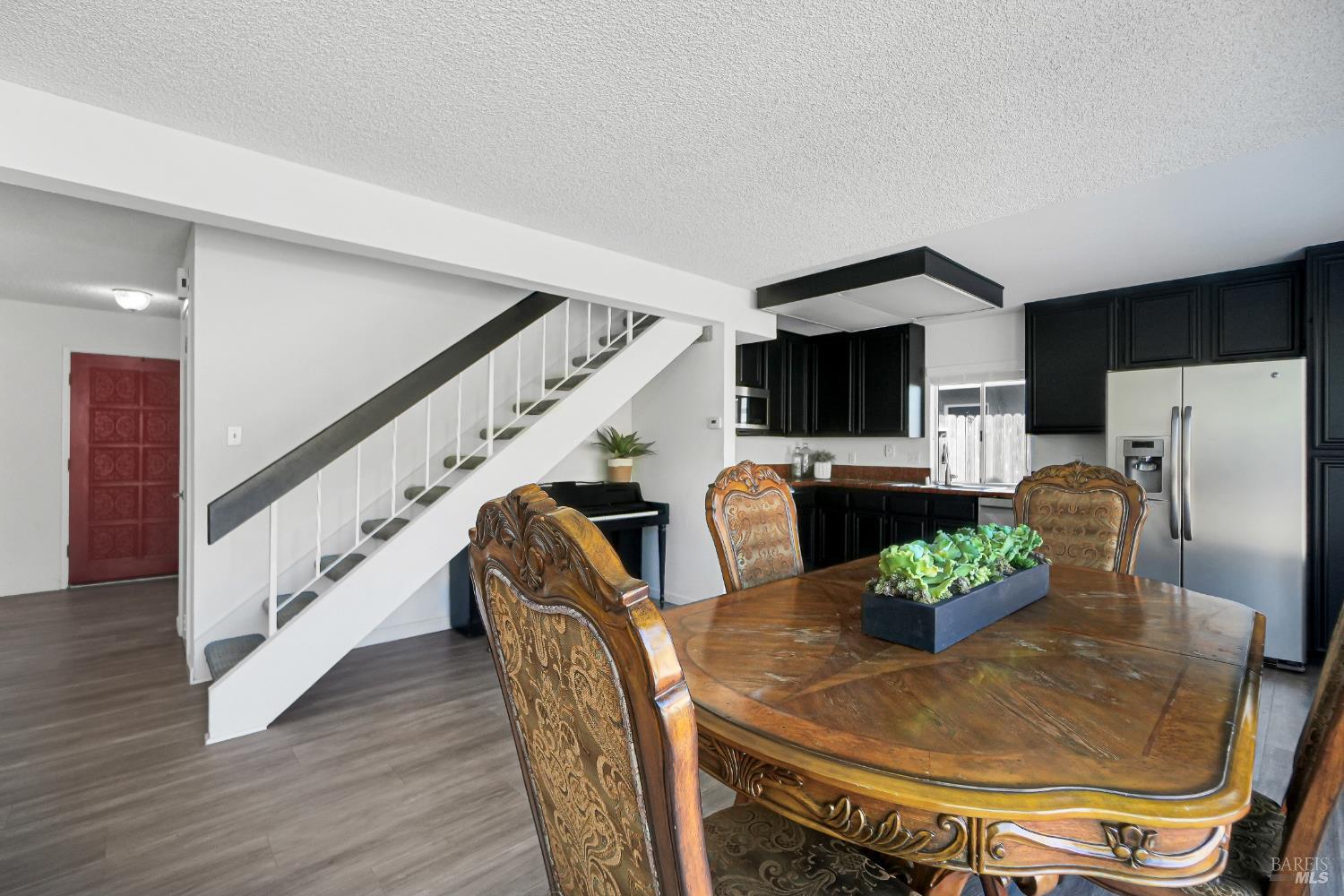 Detail Gallery Image 9 of 62 For 101 Panorama Dr, Benicia,  CA 94510 - 3 Beds | 1/1 Baths