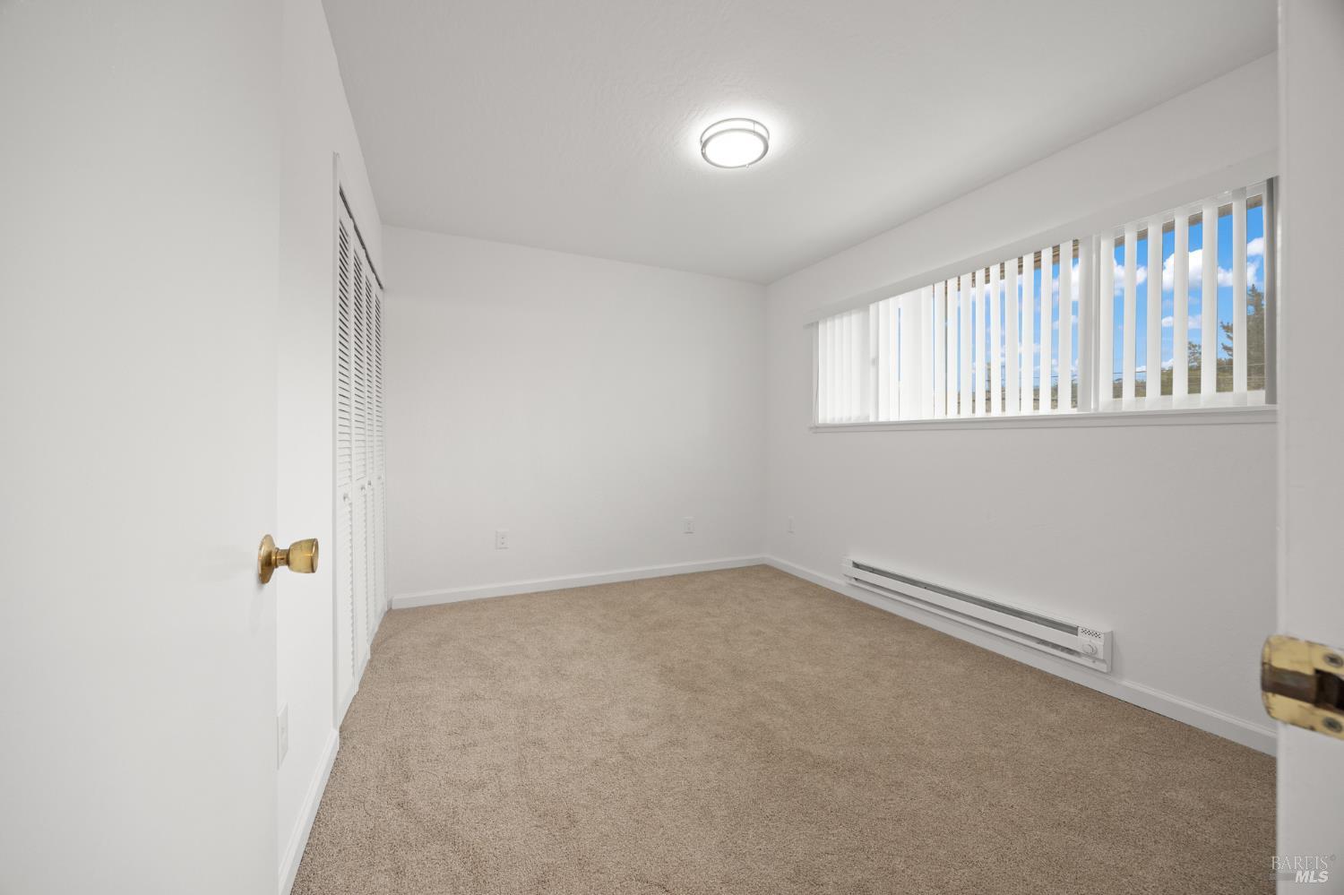 Detail Gallery Image 8 of 18 For 260 Merrydale Rd #14,  San Rafael,  CA 94903 - 2 Beds | 1 Baths