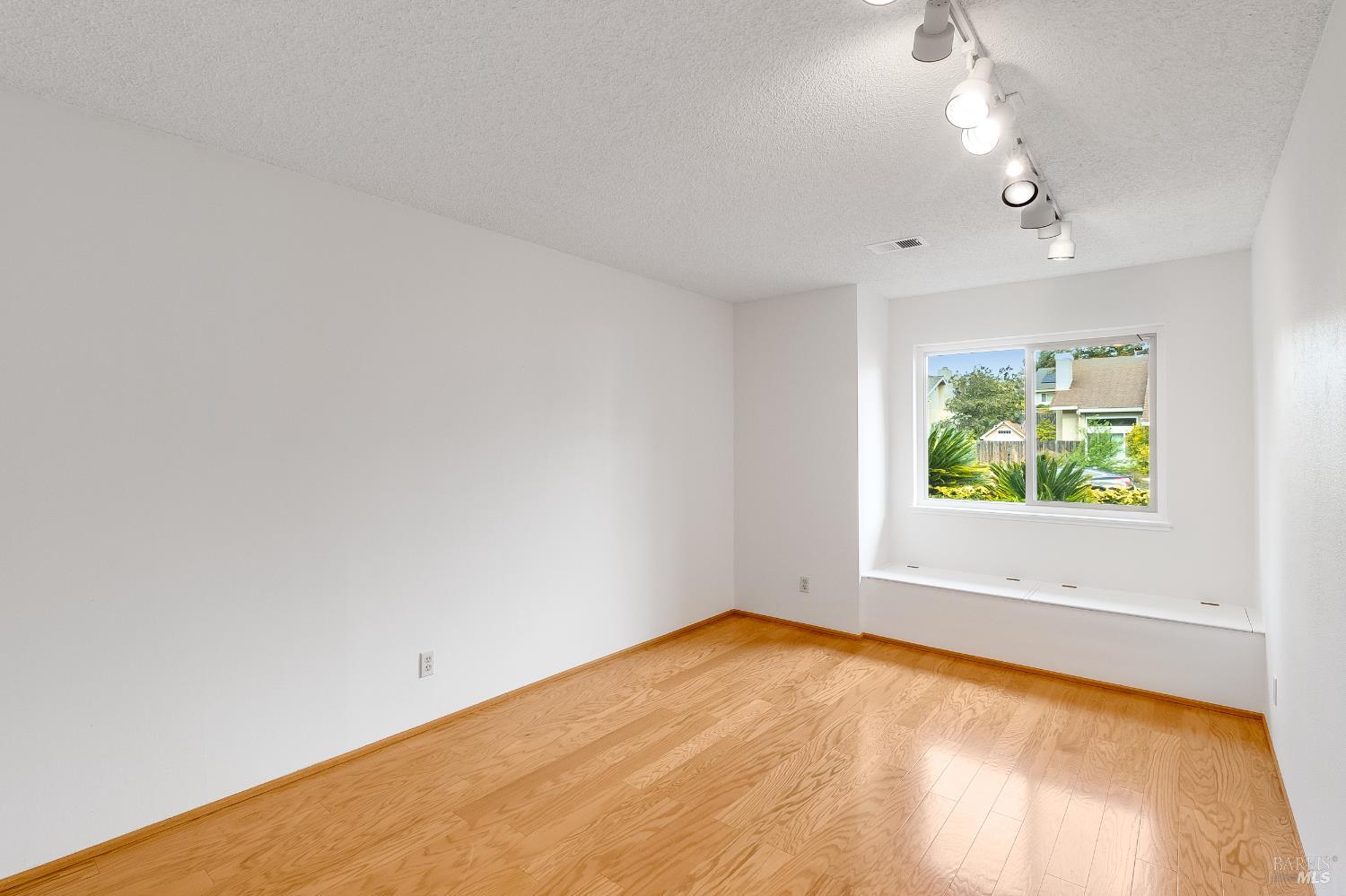 Detail Gallery Image 52 of 99 For 832 Rose Dr, Benicia,  CA 94510 - 4 Beds | 2 Baths