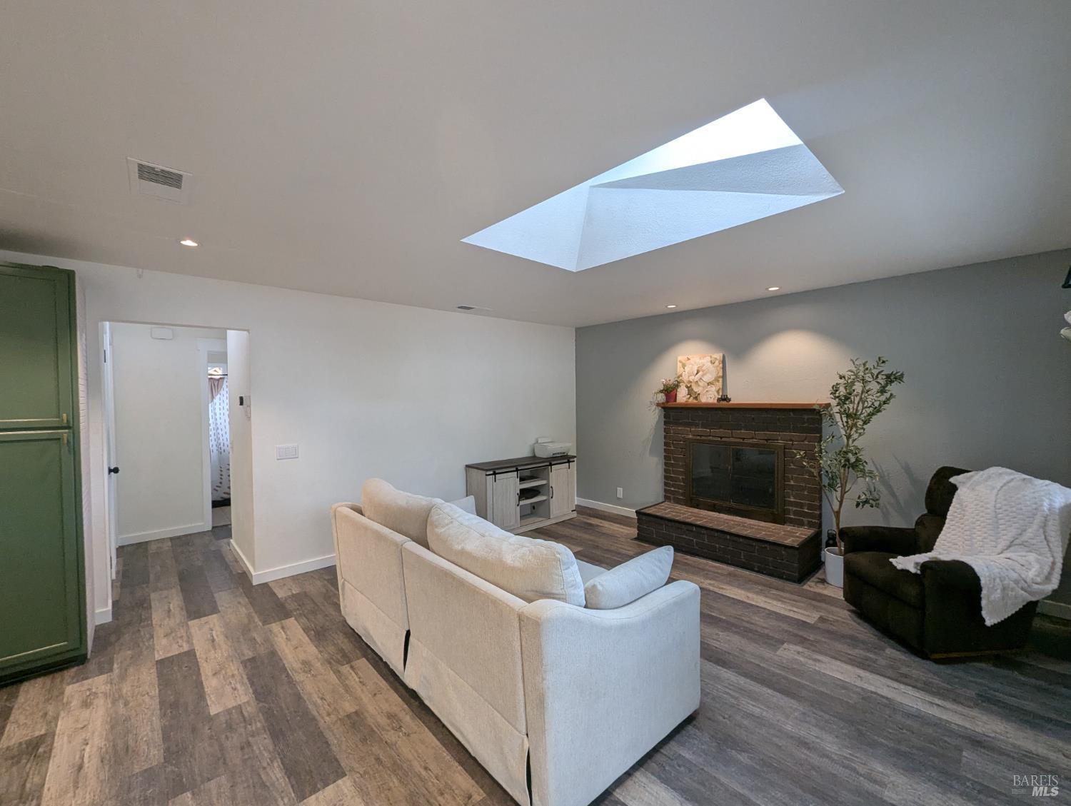 Detail Gallery Image 8 of 20 For 112 E Agua Caliente Rd, Sonoma,  CA 95476 - 2 Beds | 2 Baths