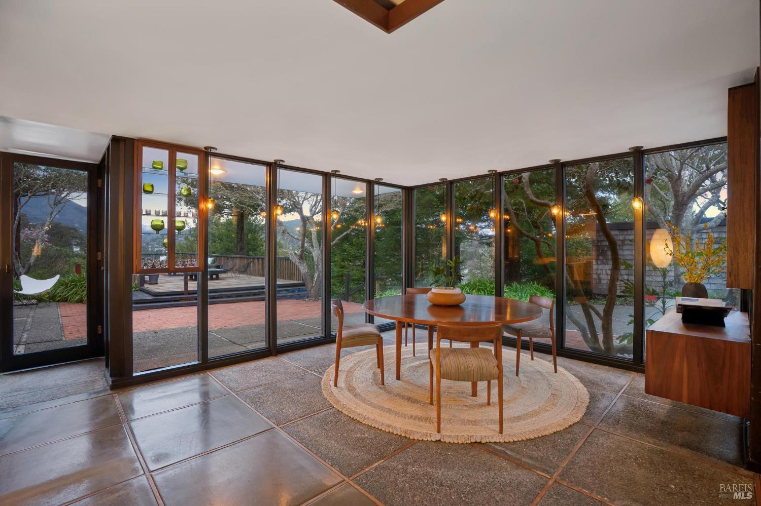 Detail Gallery Image 28 of 58 For 18 Laverne Ave, Mill Valley,  CA 94941 - 4 Beds | 3 Baths