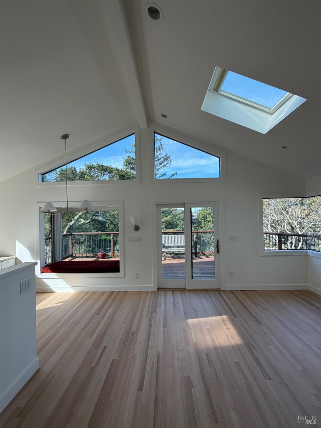 Front Image Thumbnail for BA326015367