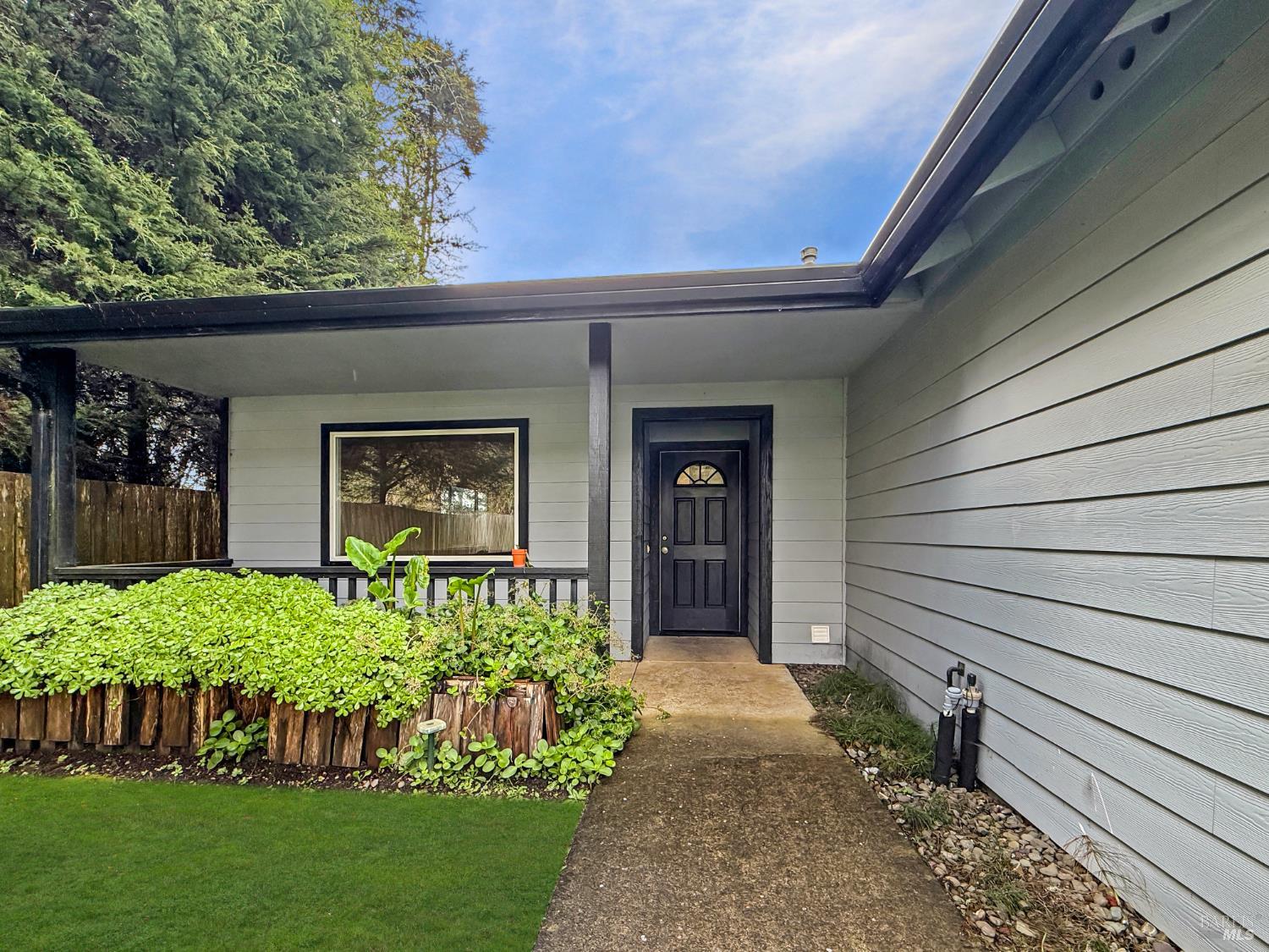 Detail Gallery Image 2 of 35 For 227 Hocker Ln, Fort Bragg,  CA 95437 - 2 Beds | 2 Baths