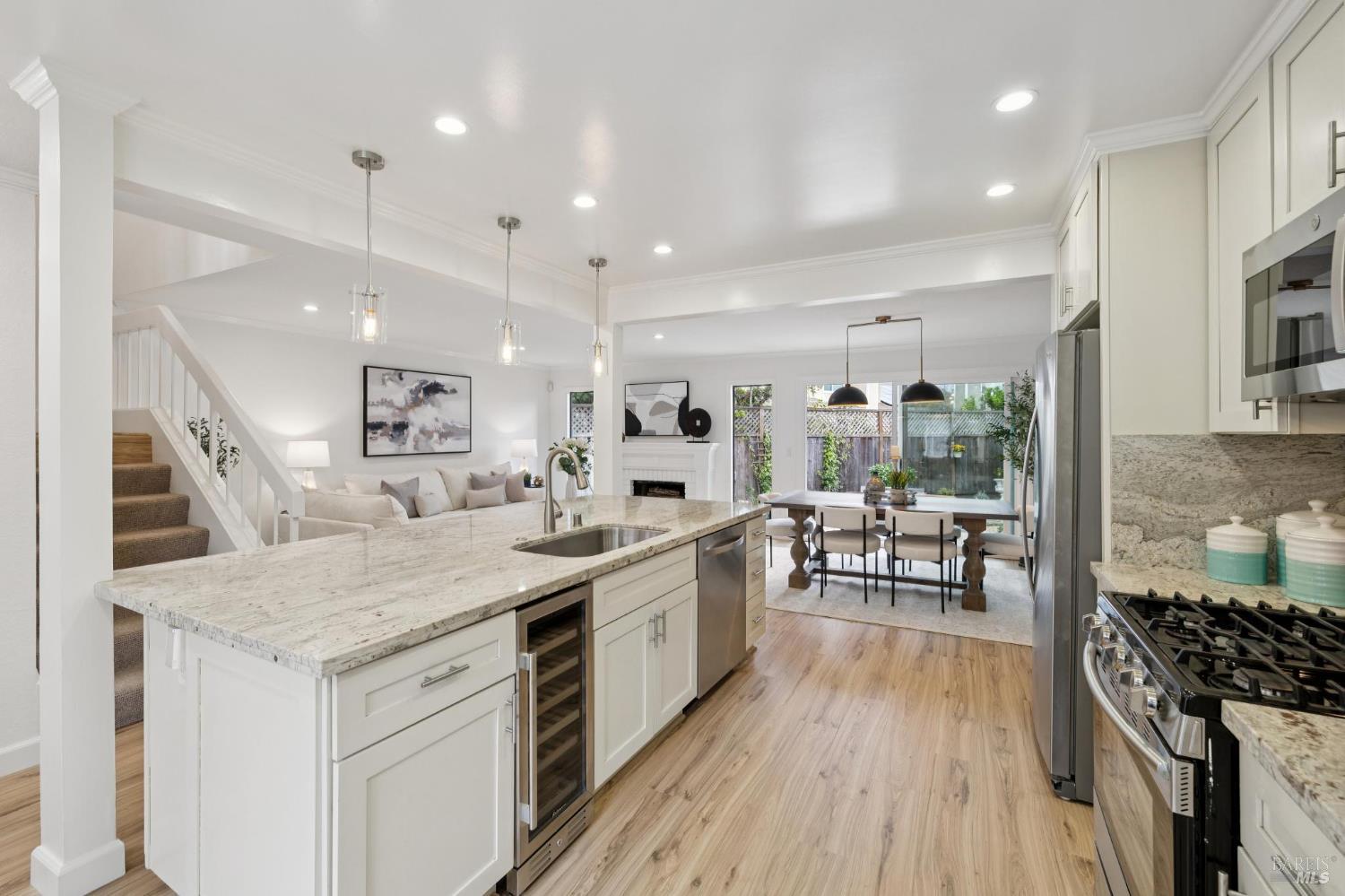 Detail Gallery Image 19 of 36 For 111 Nantucket Cv, San Rafael,  CA 94901 - 2 Beds | 2/1 Baths