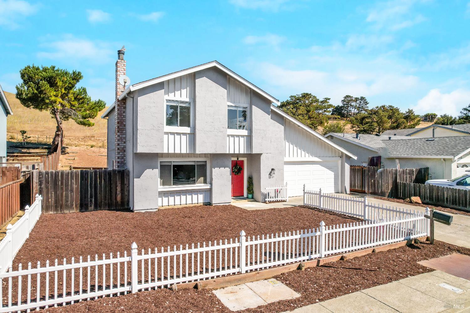 Detail Gallery Image 29 of 62 For 101 Panorama Dr, Benicia,  CA 94510 - 3 Beds | 1/1 Baths