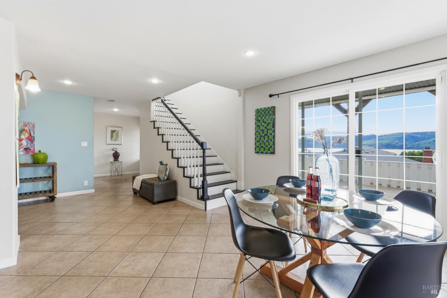 Detail Gallery Image 21 of 29 For 1491 Karen Dr, Benicia,  CA 94510 - 5 Beds | 3 Baths