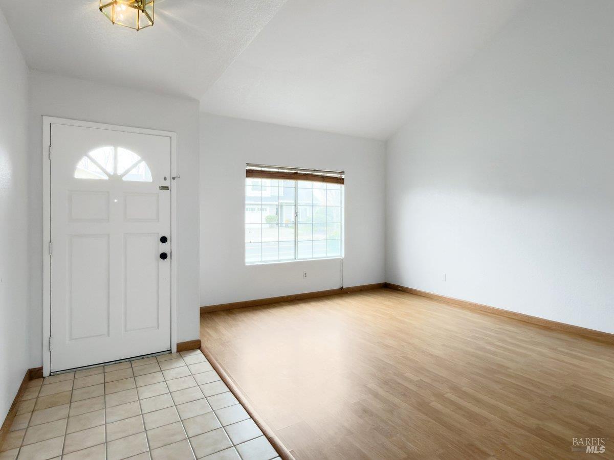 Detail Gallery Image 11 of 41 For 157 Haviture Way, Vallejo,  CA 94589 - 3 Beds | 2/1 Baths