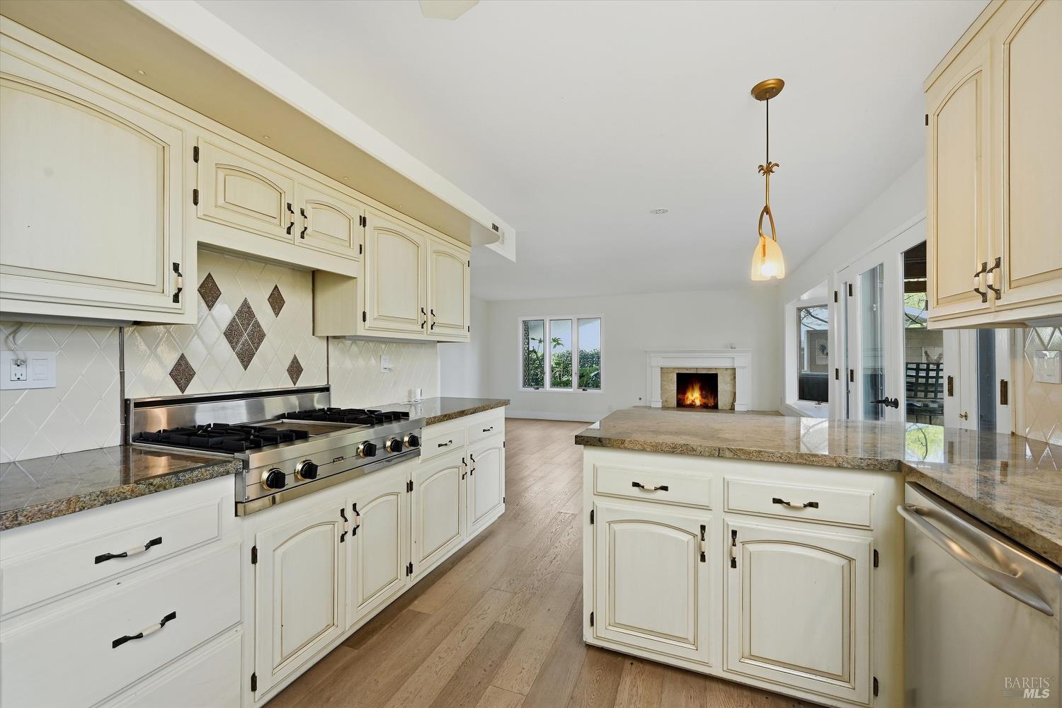 Detail Gallery Image 14 of 53 For 4078 Tokay Dr, Napa,  CA 94558 - 4 Beds | 2/1 Baths
