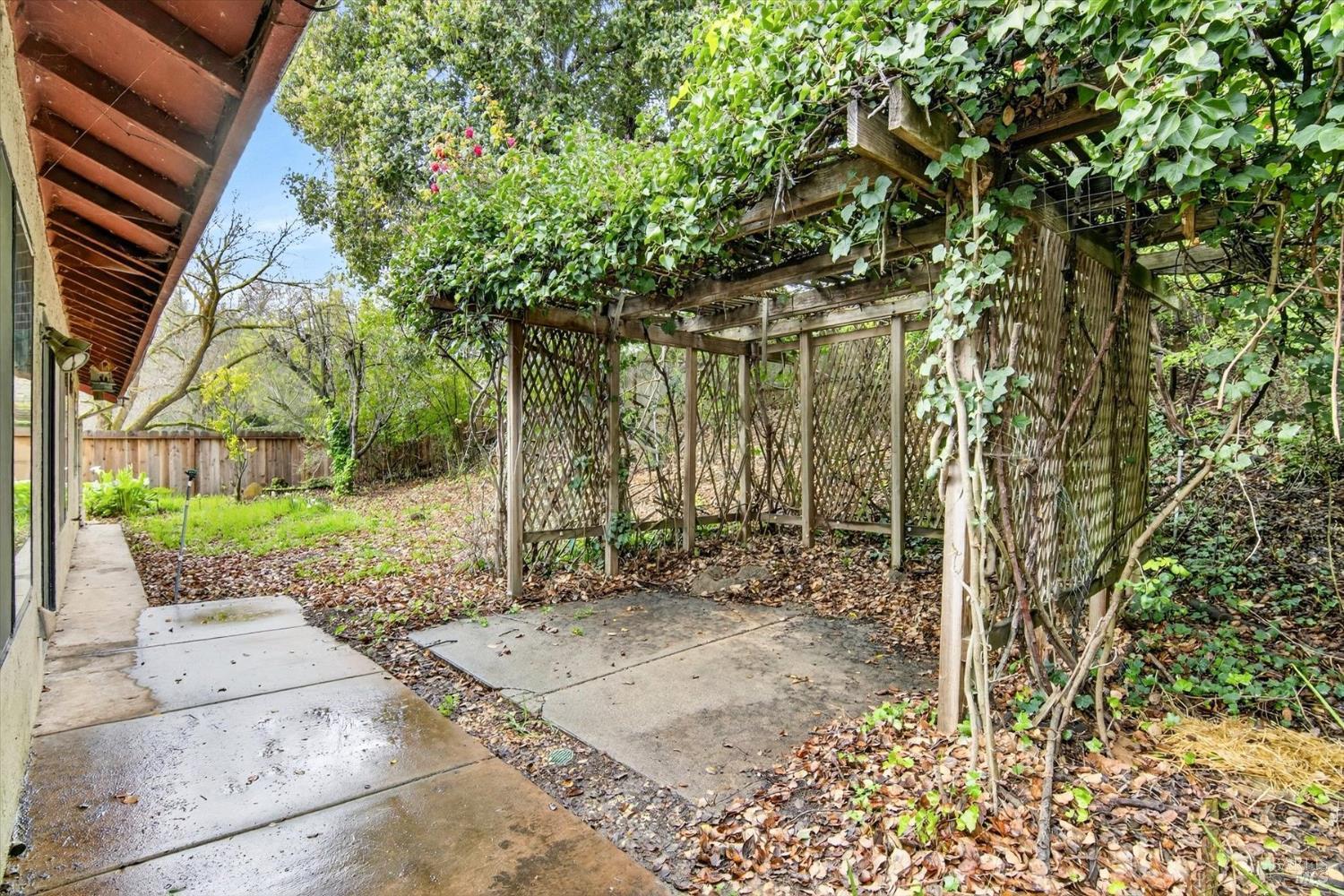 Detail Gallery Image 29 of 29 For 879 Oxford Way, Benicia,  CA 94510 - 4 Beds | 2 Baths