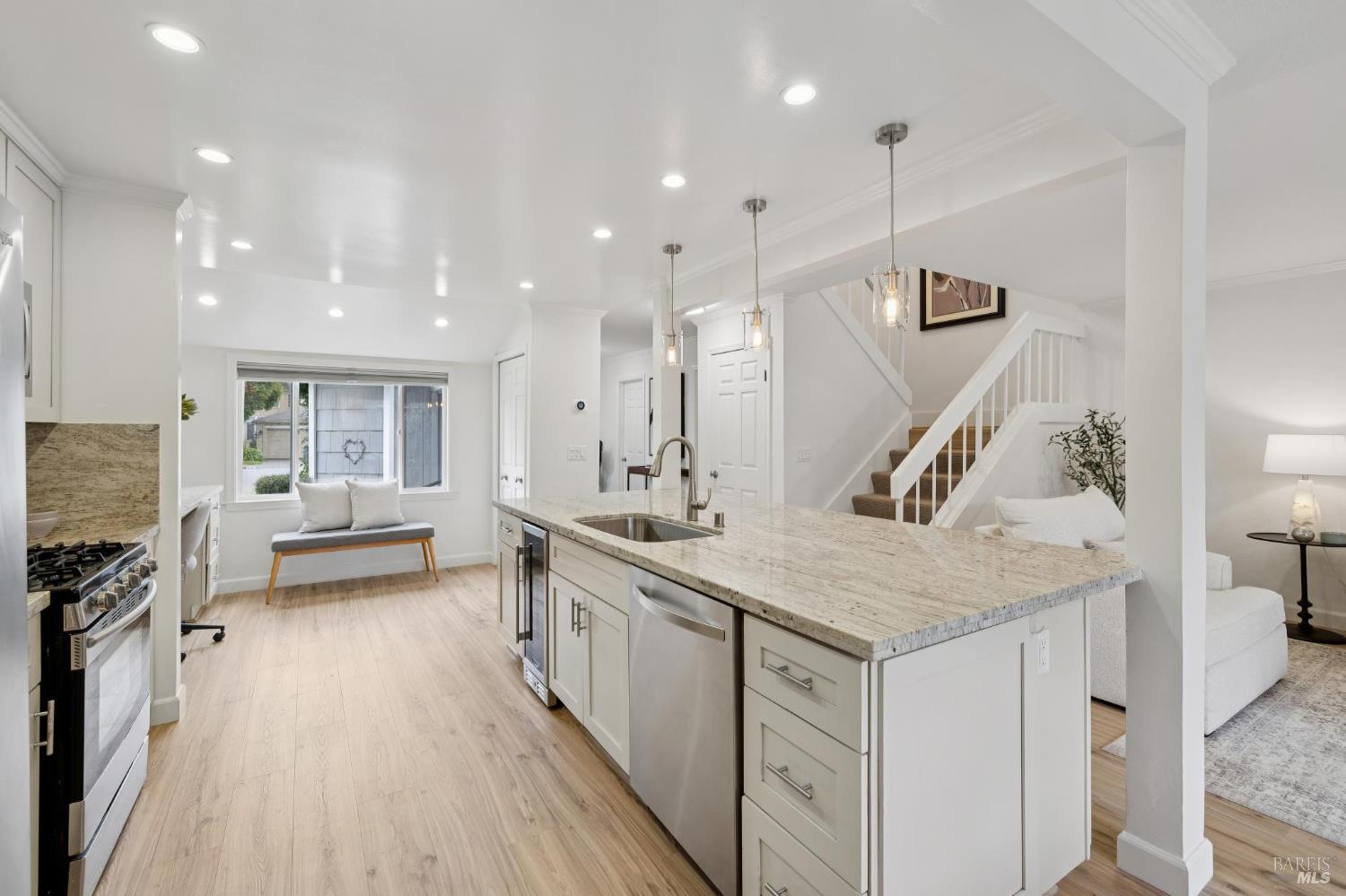 Detail Gallery Image 14 of 36 For 111 Nantucket Cv, San Rafael,  CA 94901 - 2 Beds | 2/1 Baths