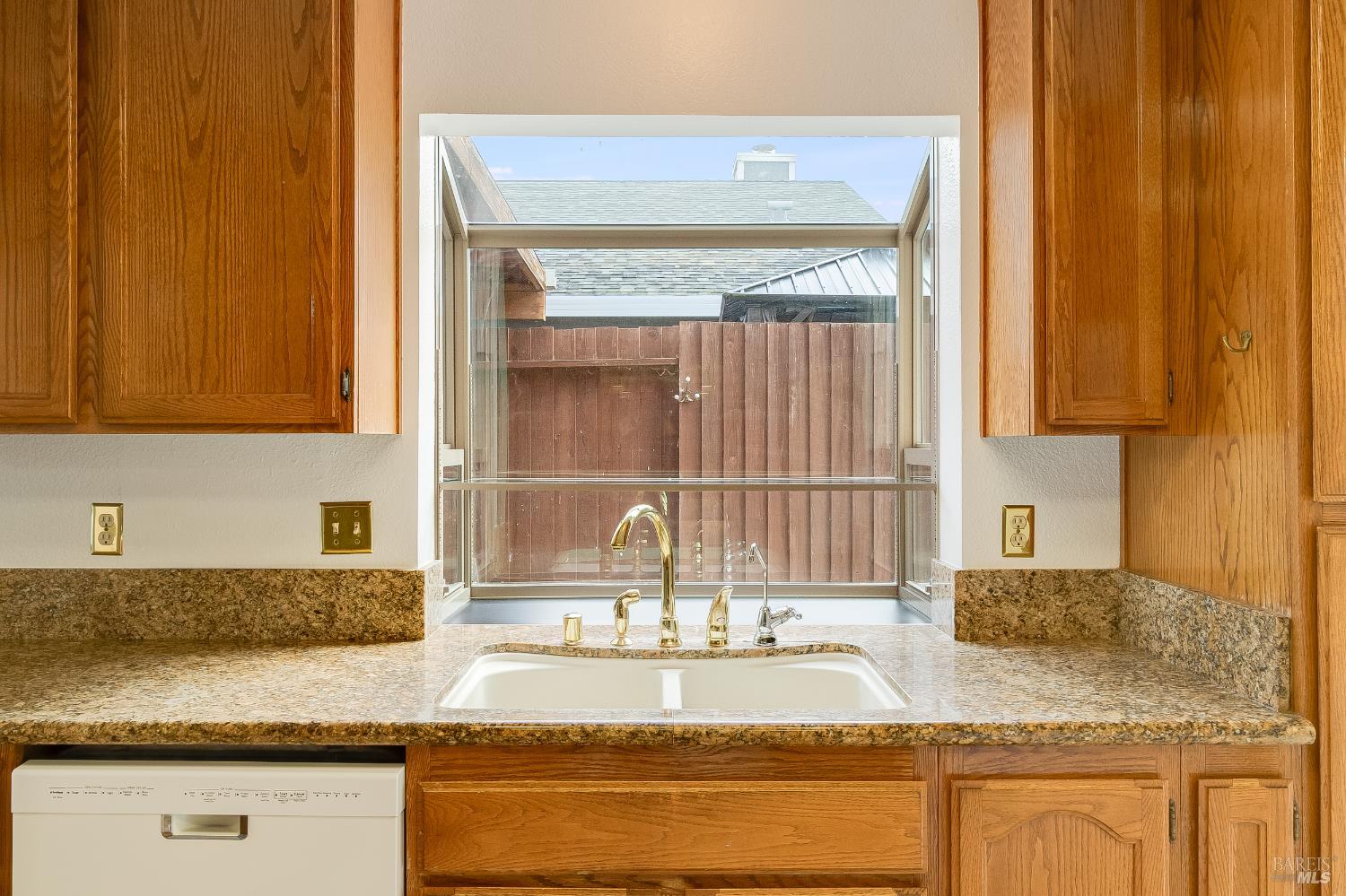 Detail Gallery Image 33 of 99 For 832 Rose Dr, Benicia,  CA 94510 - 4 Beds | 2 Baths