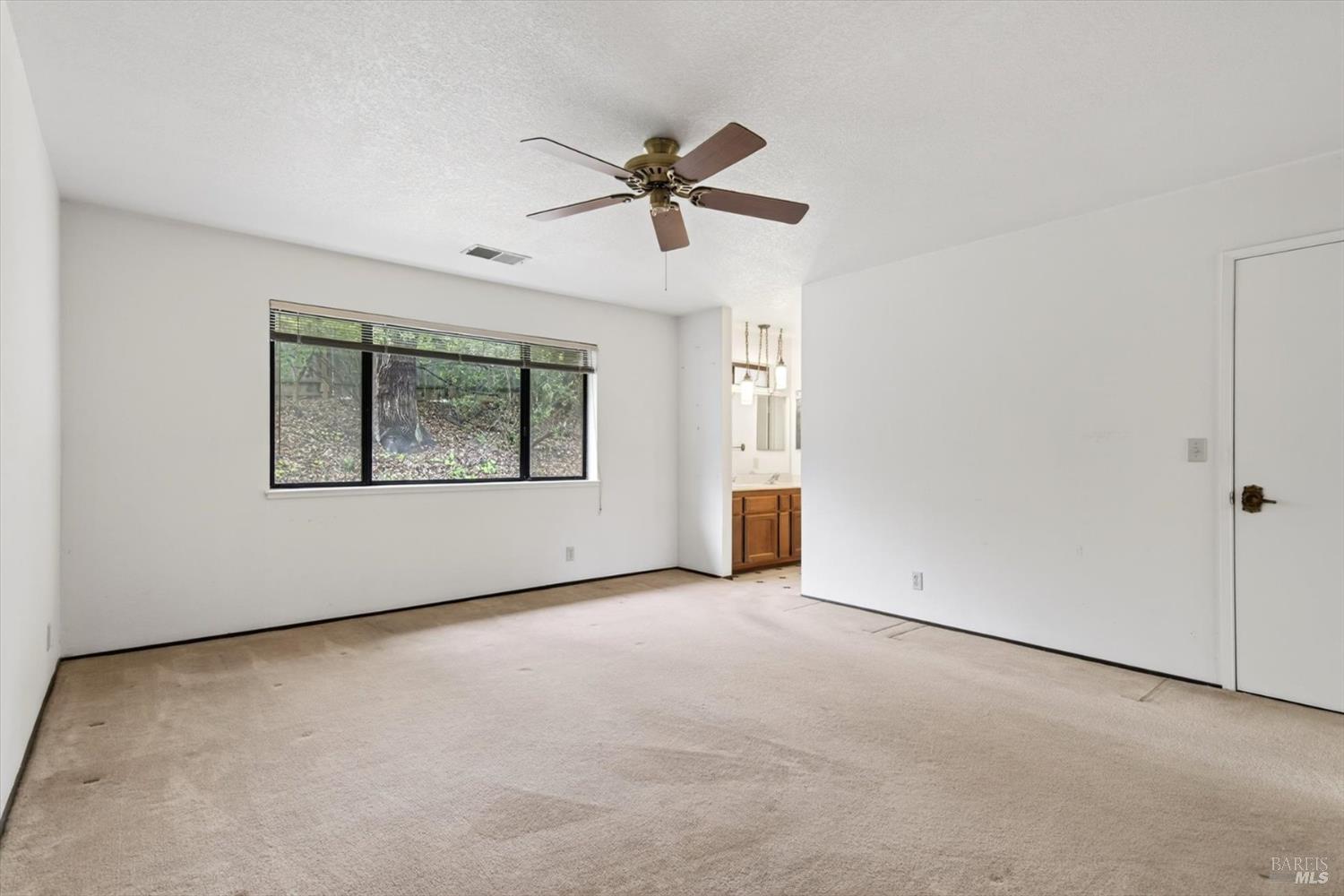 Detail Gallery Image 19 of 29 For 879 Oxford Way, Benicia,  CA 94510 - 4 Beds | 2 Baths