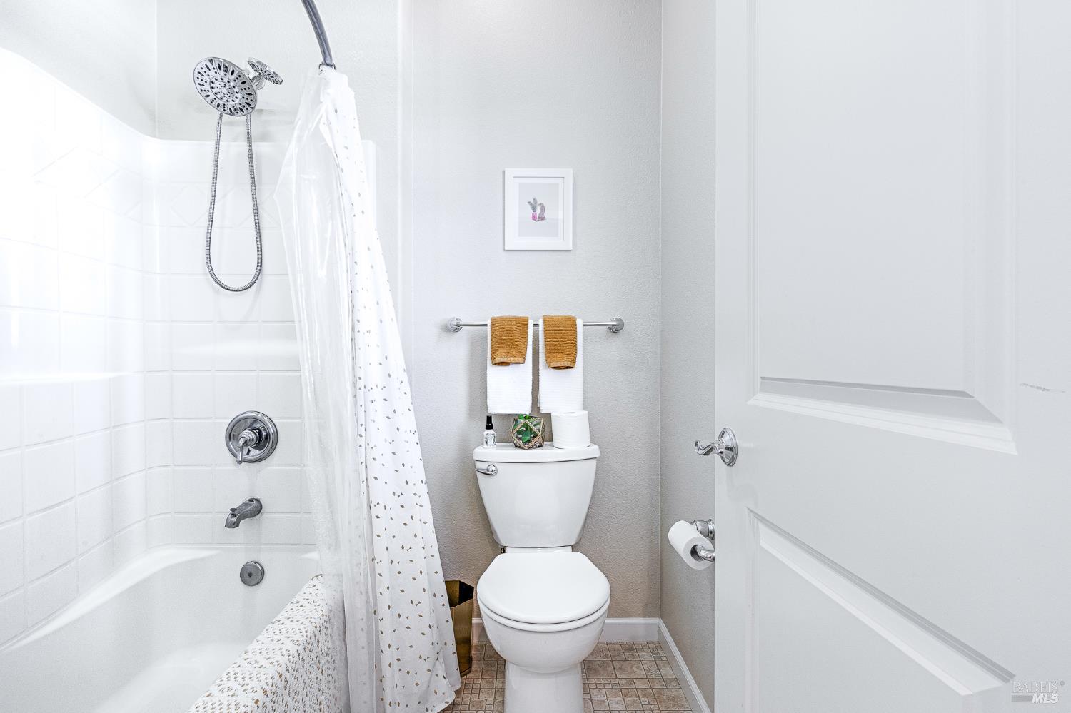 Detail Gallery Image 66 of 79 For 2167 Linwood Ave, Santa Rosa,  CA 95404 - 3 Beds | 3 Baths