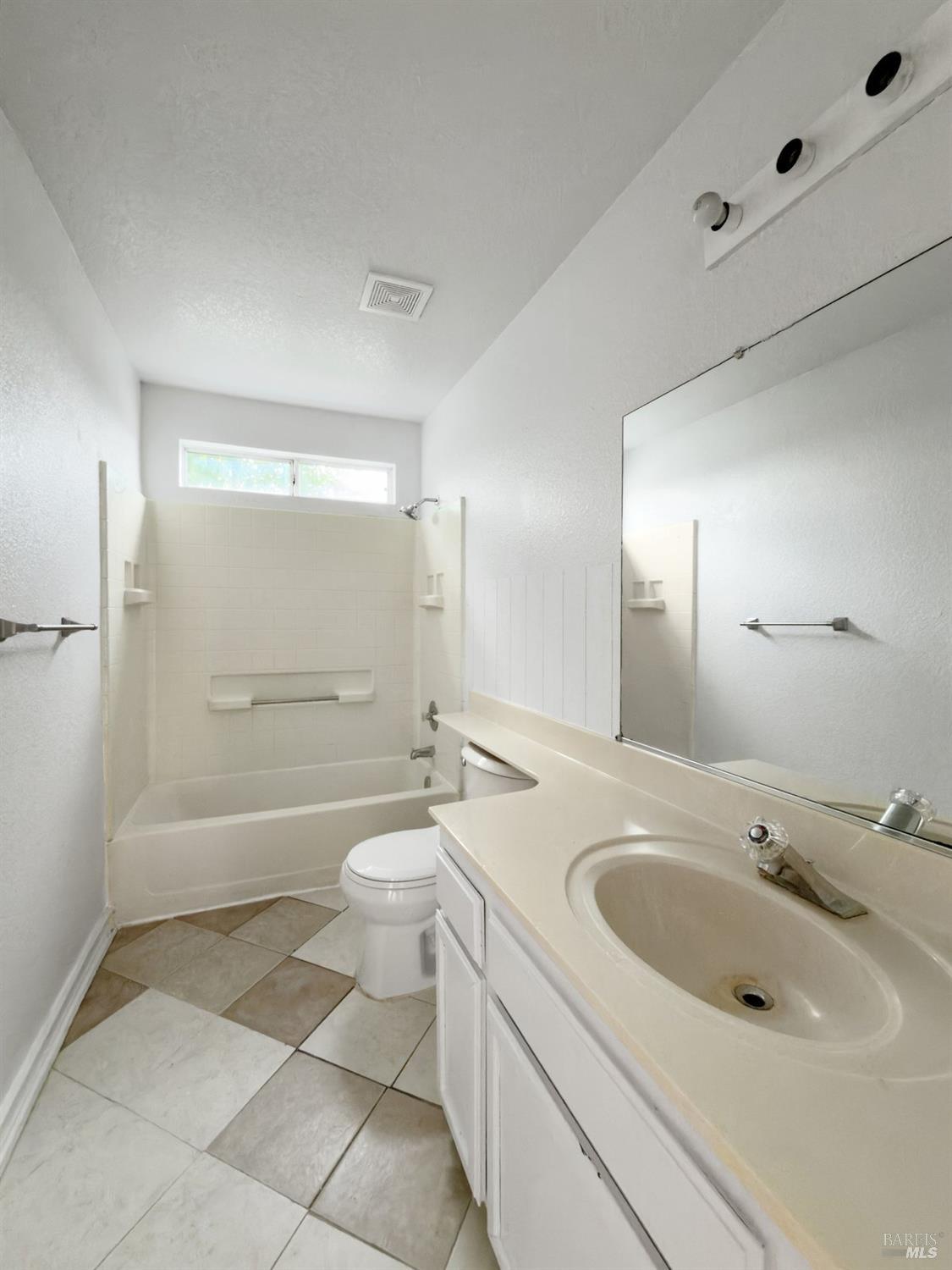 Detail Gallery Image 34 of 41 For 157 Haviture Way, Vallejo,  CA 94589 - 3 Beds | 2/1 Baths