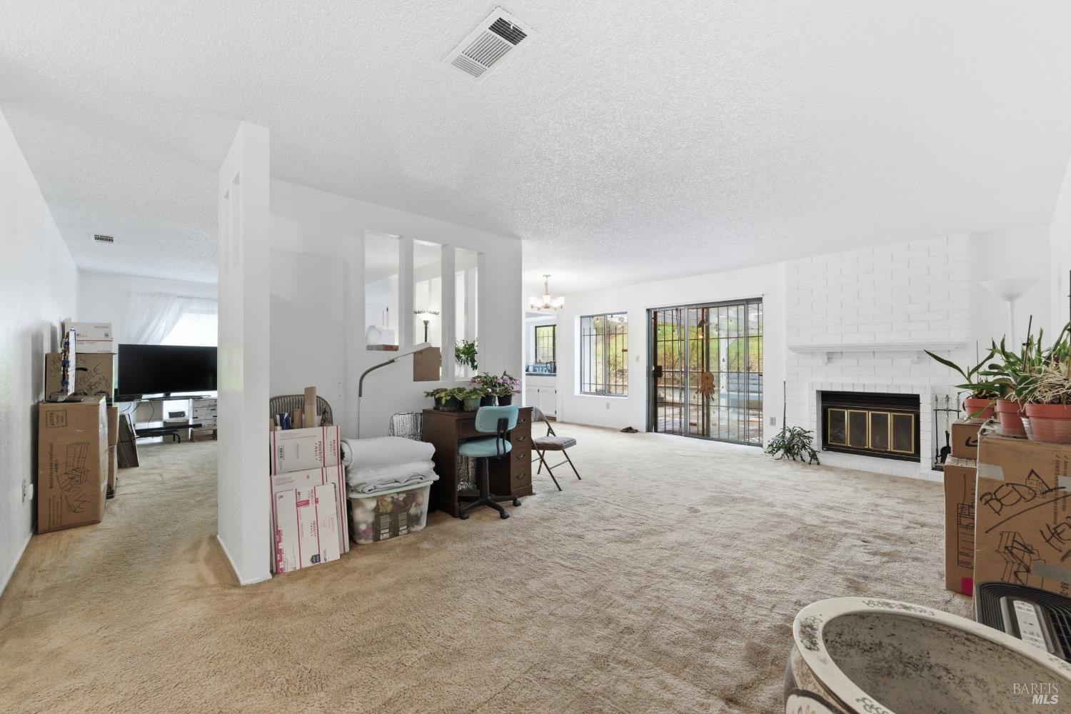 Detail Gallery Image 7 of 26 For 278 Cadloni Ln, Vallejo,  CA 94591 - 3 Beds | 2 Baths