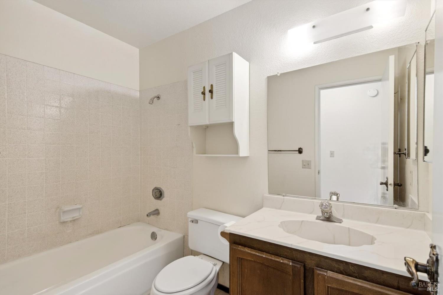 Detail Gallery Image 24 of 29 For 879 Oxford Way, Benicia,  CA 94510 - 4 Beds | 2 Baths