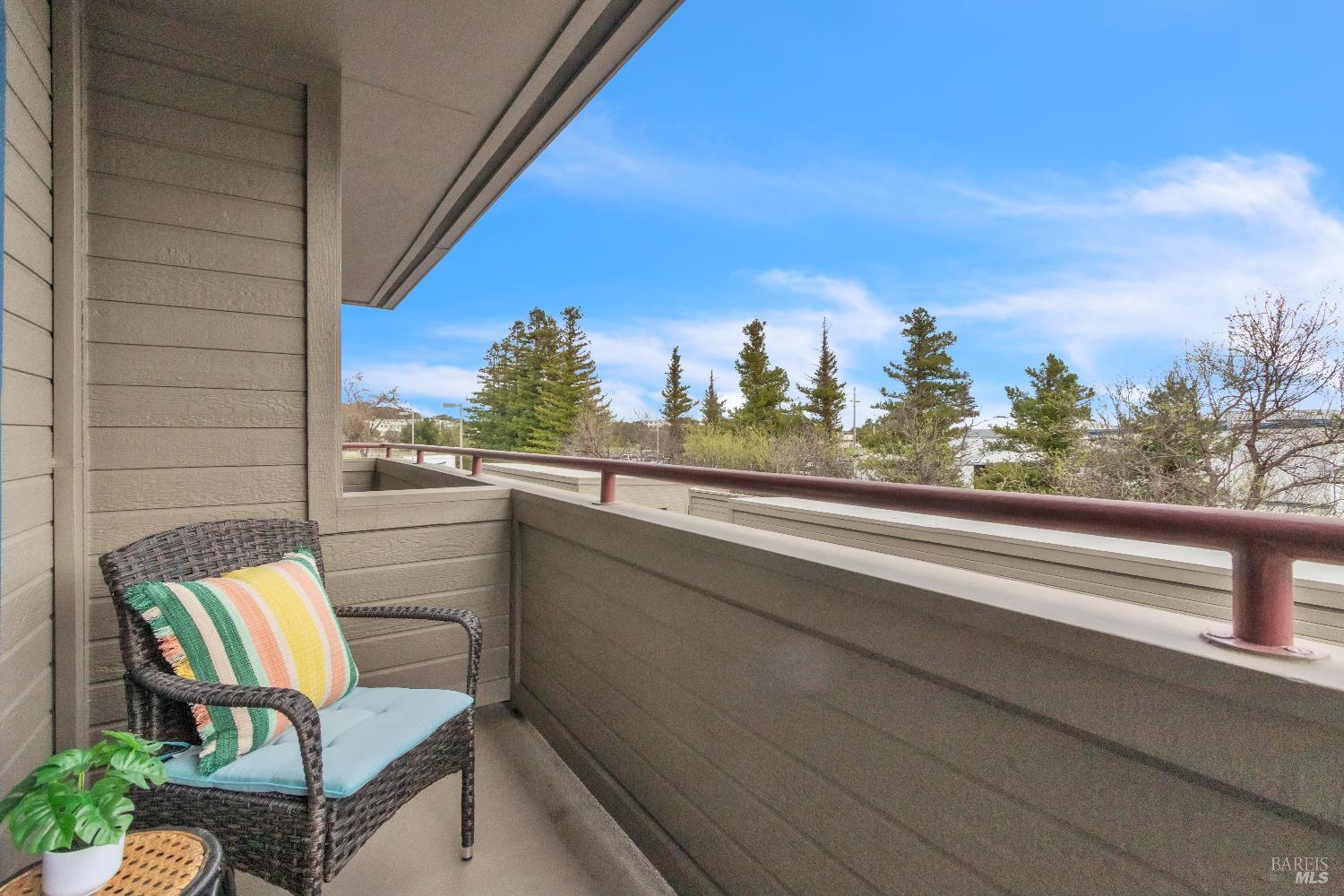 Detail Gallery Image 4 of 27 For 202 Mariner Way, Novato,  CA 94945 - 1 Beds | 1 Baths