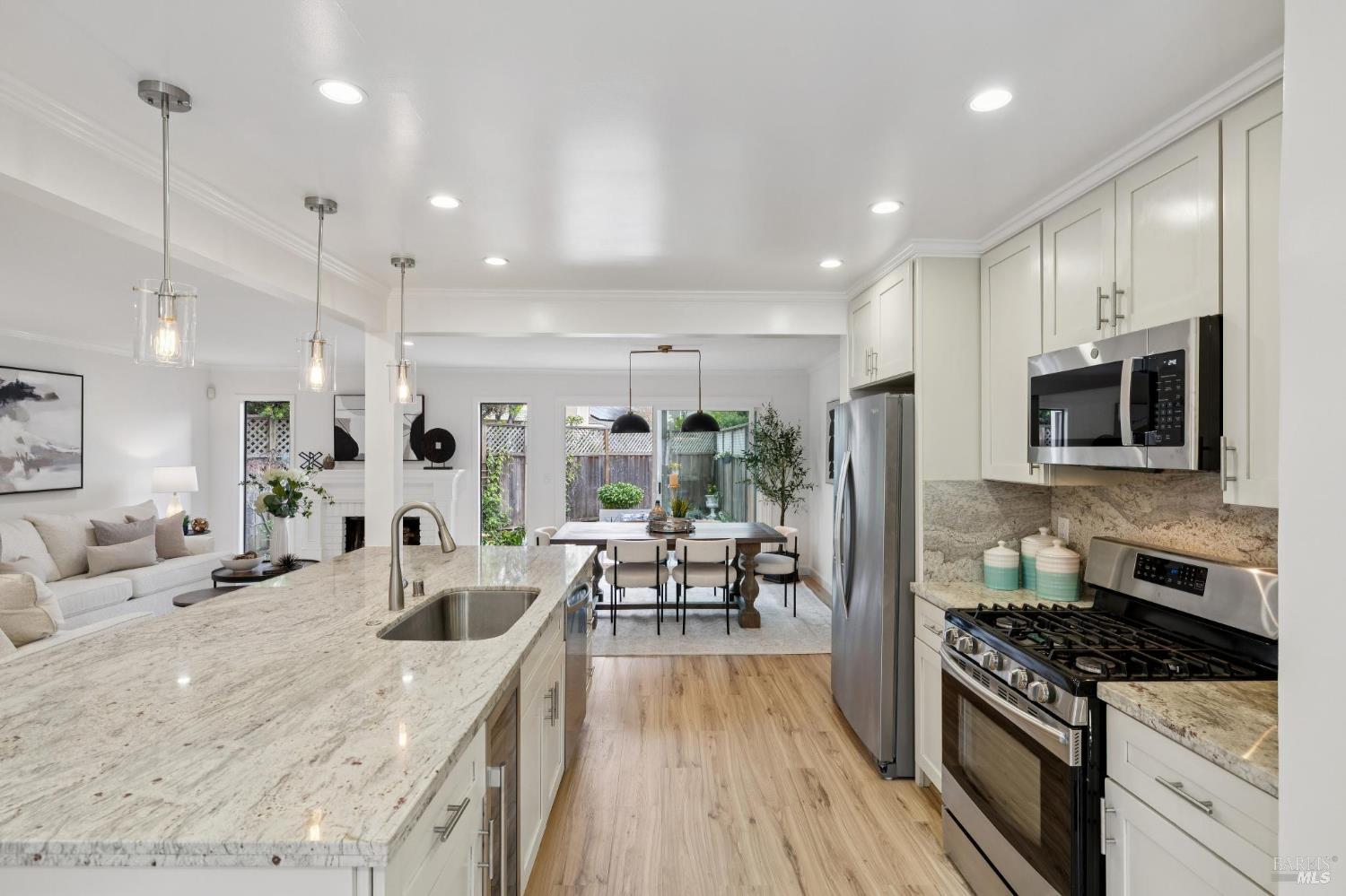 Detail Gallery Image 18 of 36 For 111 Nantucket Cv, San Rafael,  CA 94901 - 2 Beds | 2/1 Baths