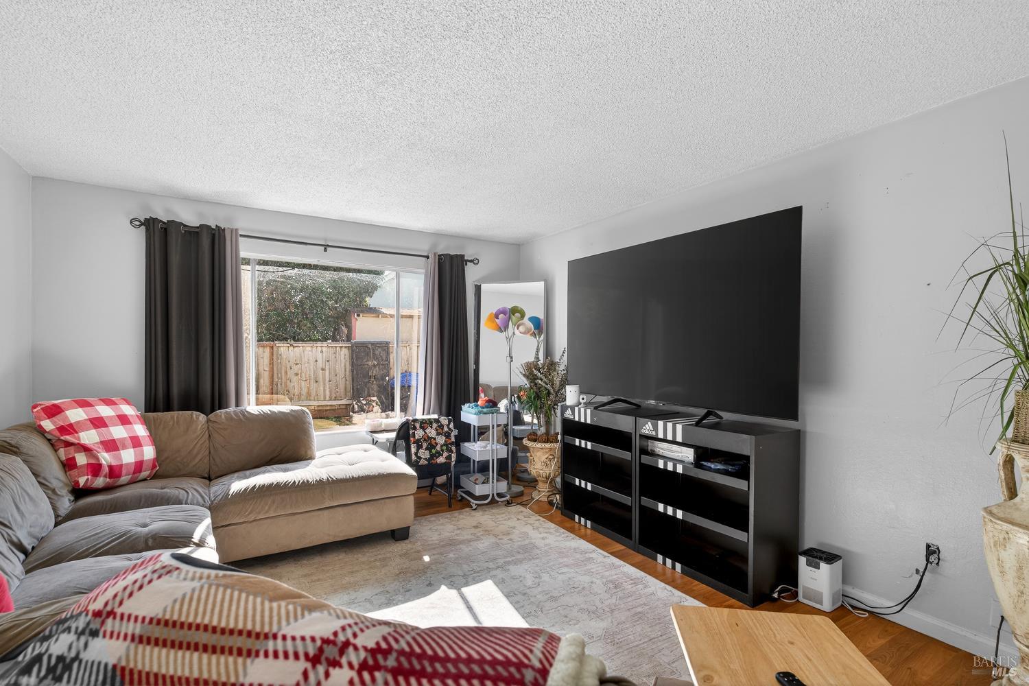 Detail Gallery Image 11 of 46 For 304 Huntington Dr, Antioch,  CA 94509 - 3 Beds | 2 Baths