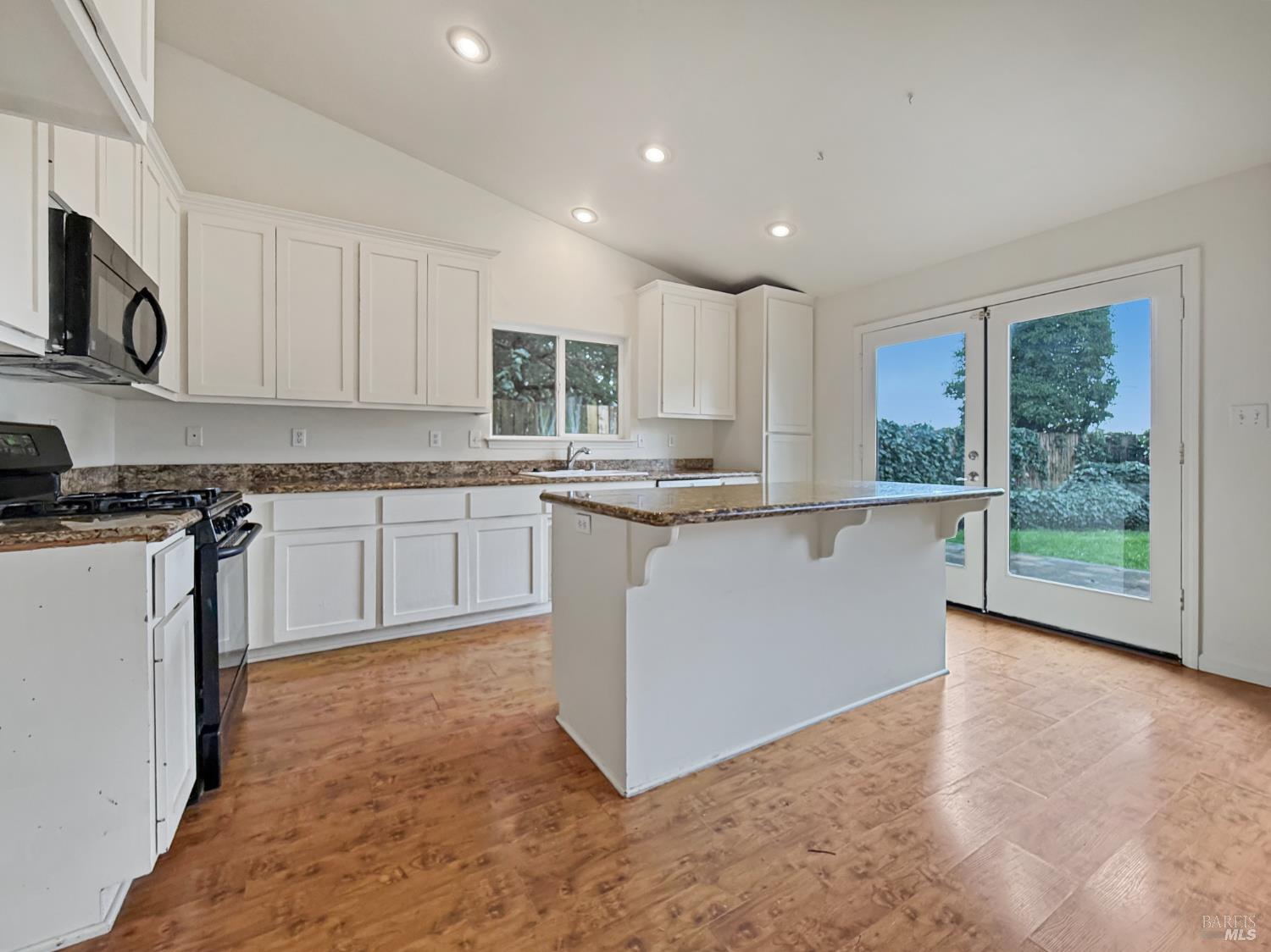 Detail Gallery Image 11 of 35 For 227 Hocker Ln, Fort Bragg,  CA 95437 - 2 Beds | 2 Baths