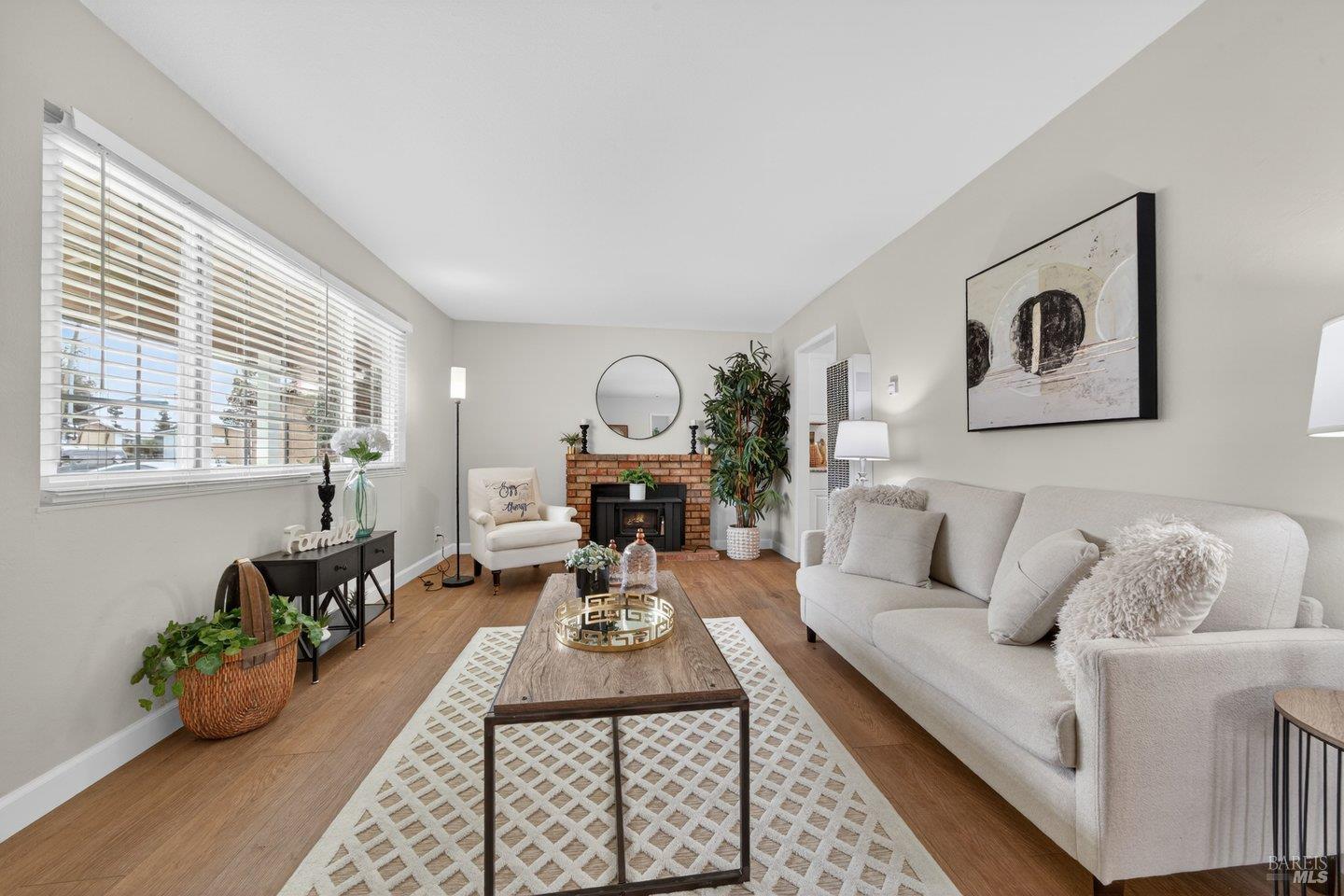 Detail Gallery Image 7 of 36 For 2013 Cormorant Dr, Fairfield,  CA 94533 - 3 Beds | 1 Baths