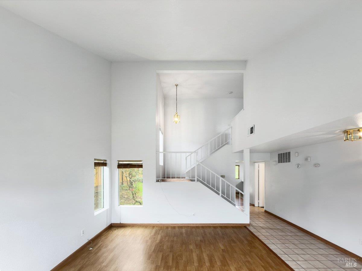 Detail Gallery Image 9 of 41 For 157 Haviture Way, Vallejo,  CA 94589 - 3 Beds | 2/1 Baths