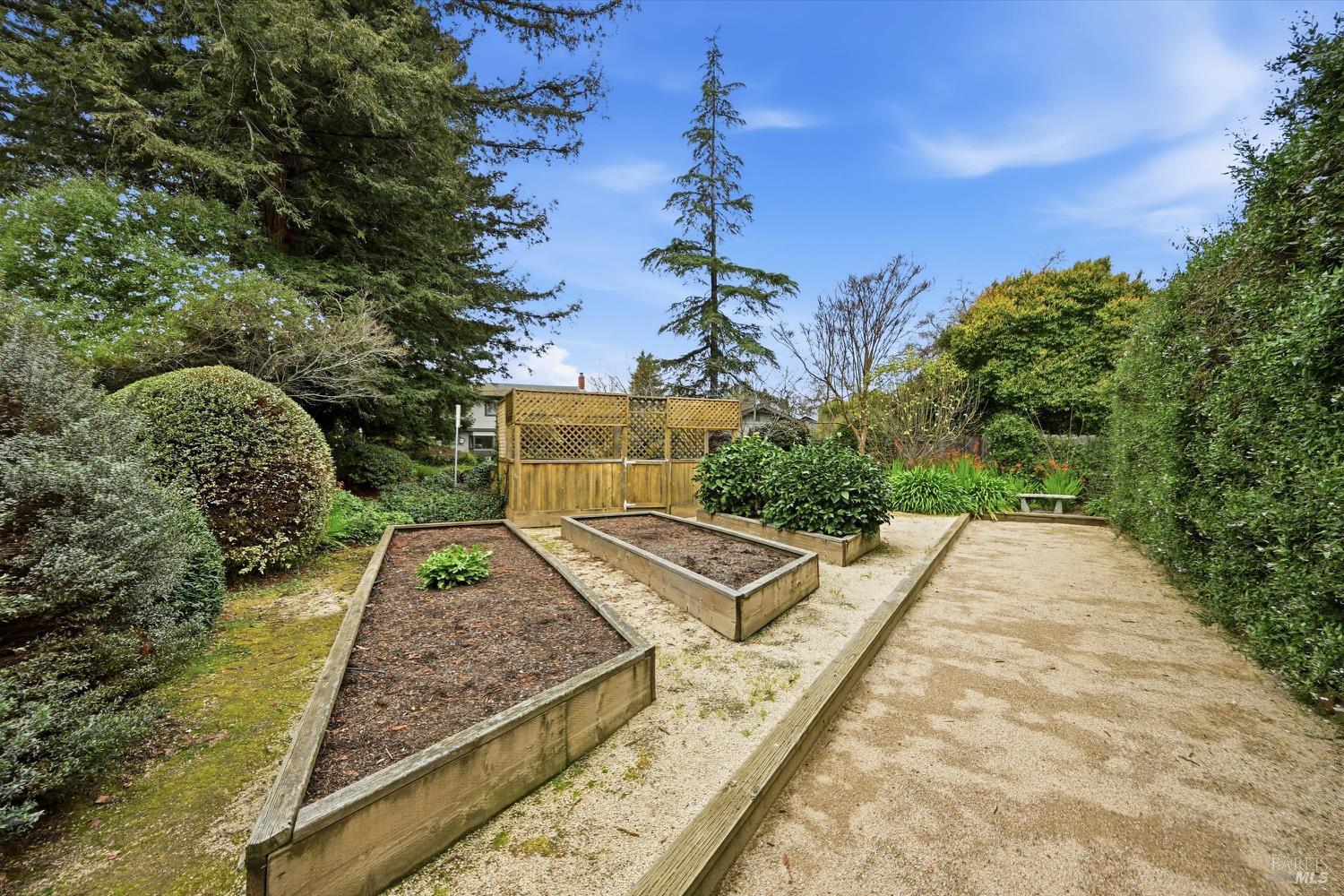 Detail Gallery Image 51 of 53 For 4078 Tokay Dr, Napa,  CA 94558 - 4 Beds | 2/1 Baths