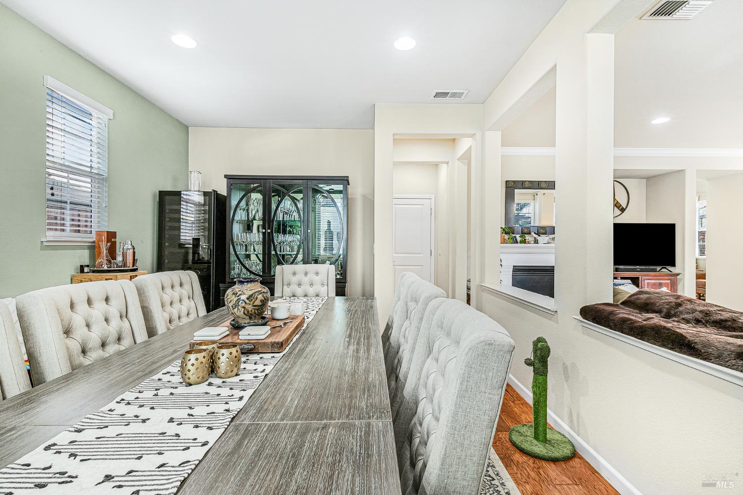 Detail Gallery Image 33 of 79 For 2167 Linwood Ave, Santa Rosa,  CA 95404 - 3 Beds | 3 Baths