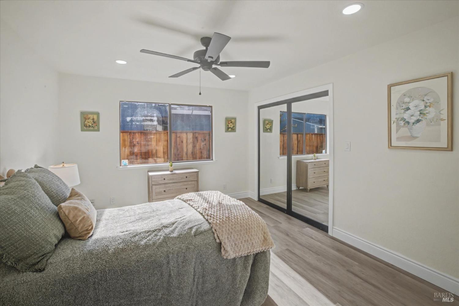 Detail Gallery Image 30 of 47 For 580 Yellowstone Dr, Vacaville,  CA 95687 - 3 Beds | 2/1 Baths