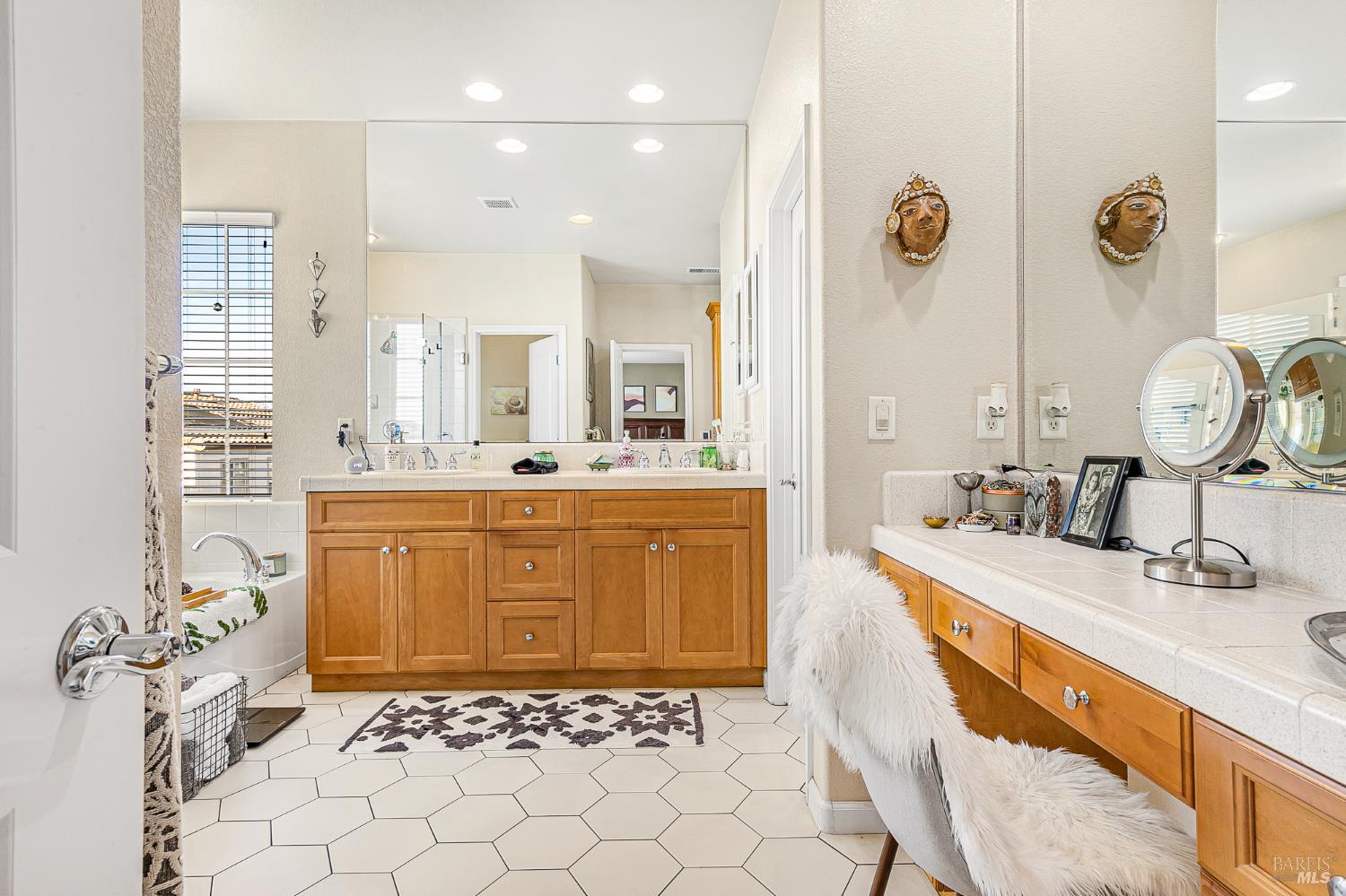 Detail Gallery Image 50 of 79 For 2167 Linwood Ave, Santa Rosa,  CA 95404 - 3 Beds | 3 Baths