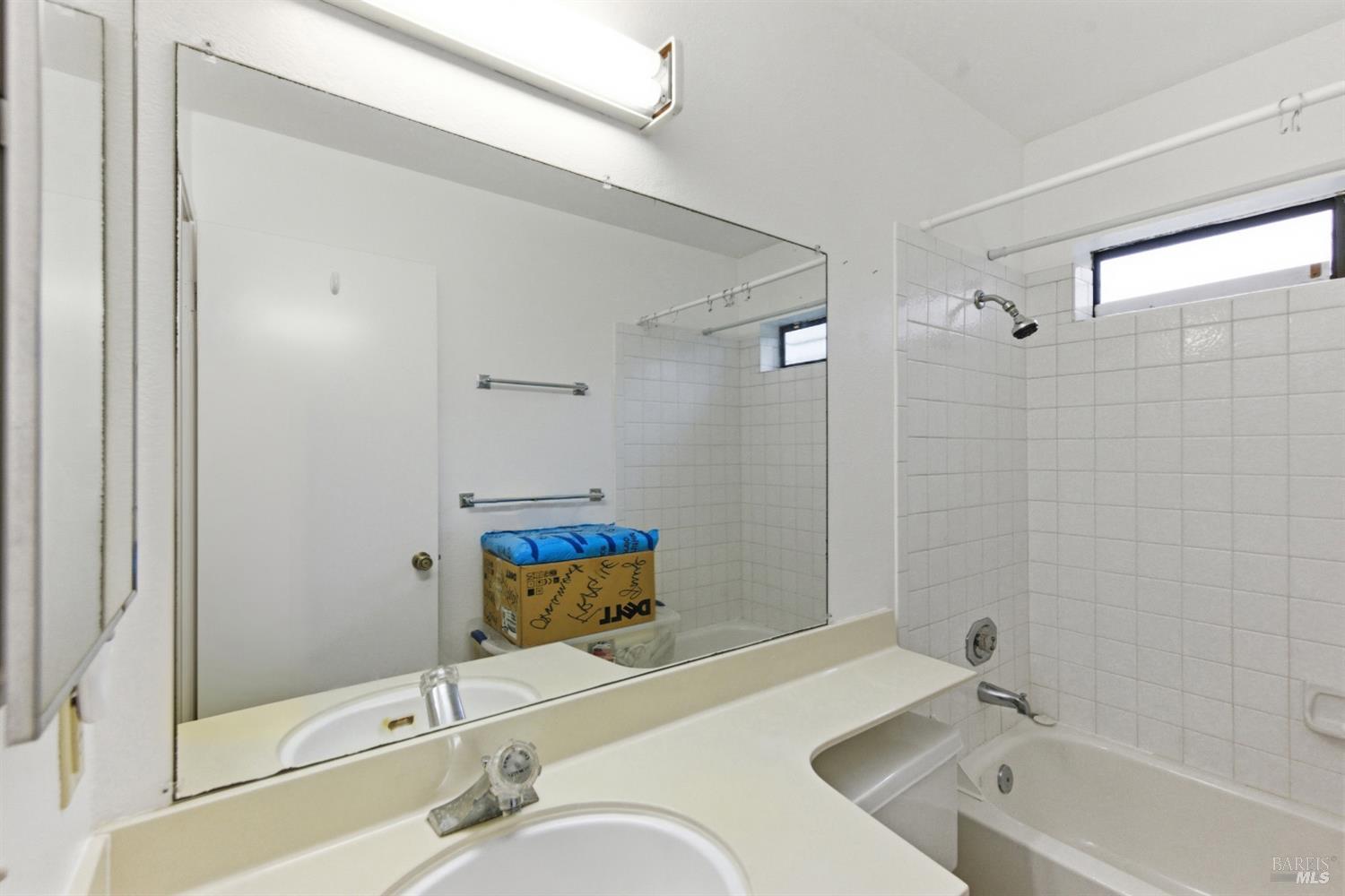 Detail Gallery Image 16 of 26 For 278 Cadloni Ln, Vallejo,  CA 94591 - 3 Beds | 2 Baths